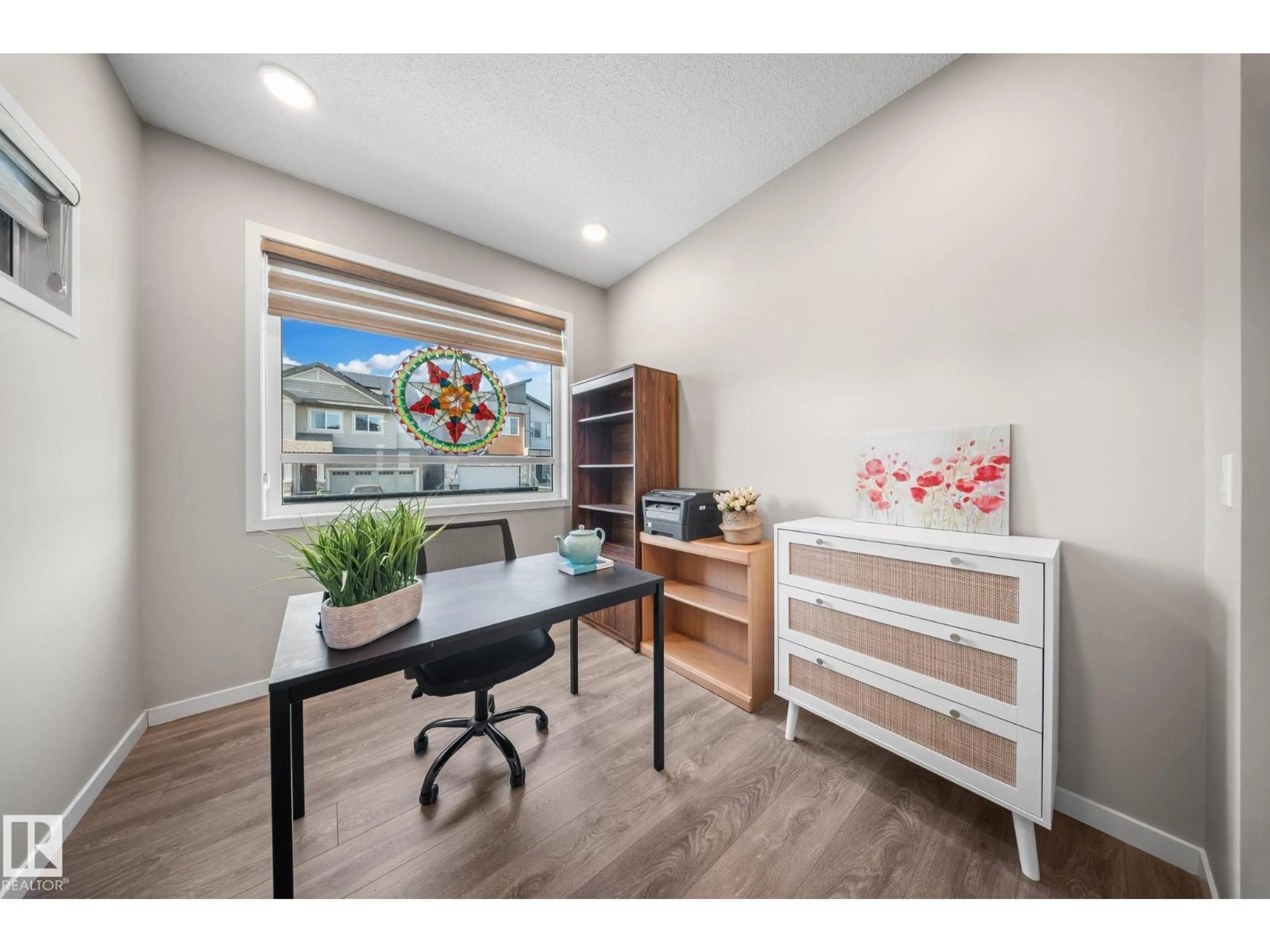 A pic of a room for 19707 26 AV, Edmonton Alberta T6M0X5