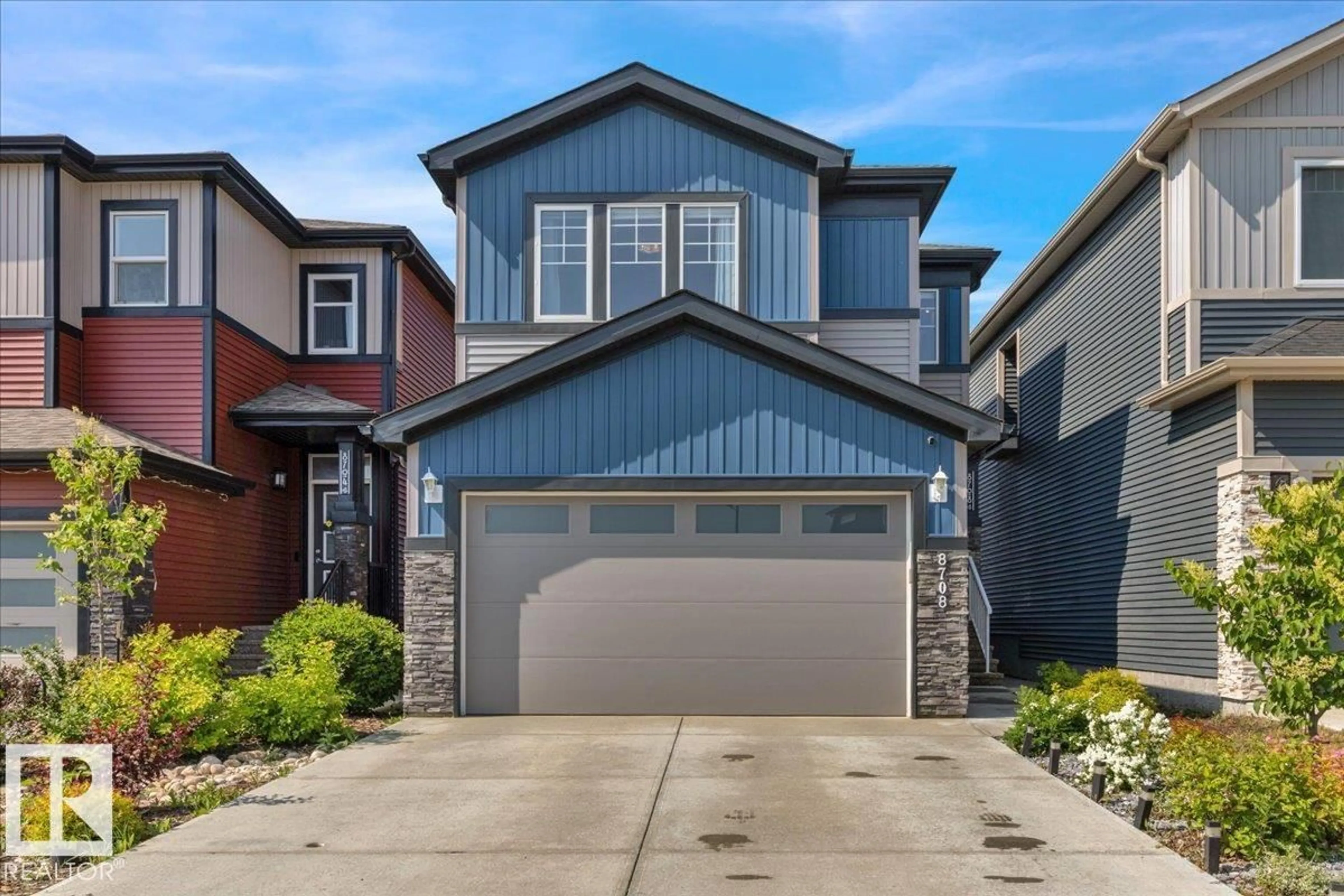 Home with vinyl exterior material, street for NW - 8708 223 ST, Edmonton Alberta T5T7L6