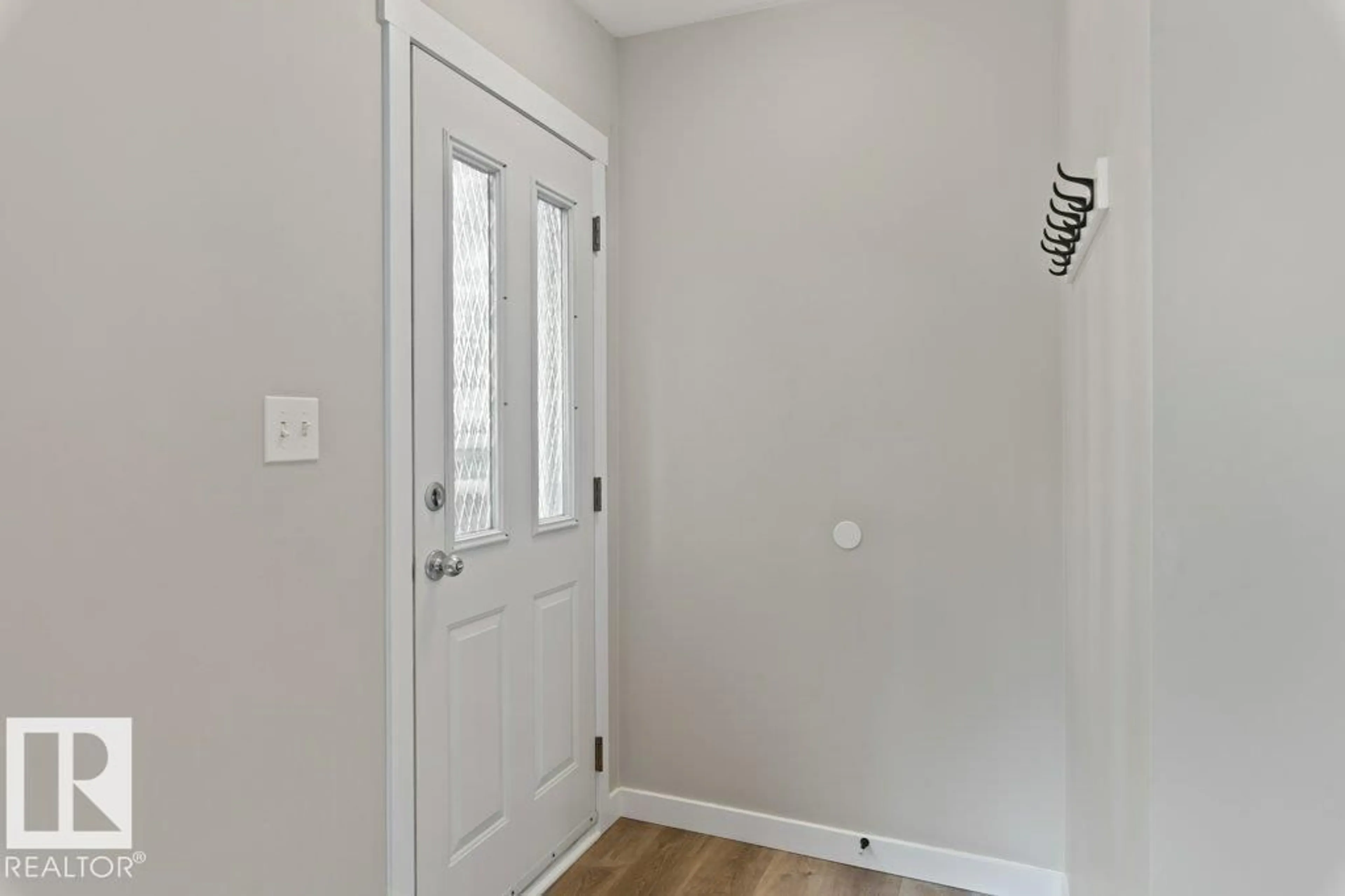 Indoor entryway for NW - 11615 69 ST, Edmonton Alberta T5B1S1