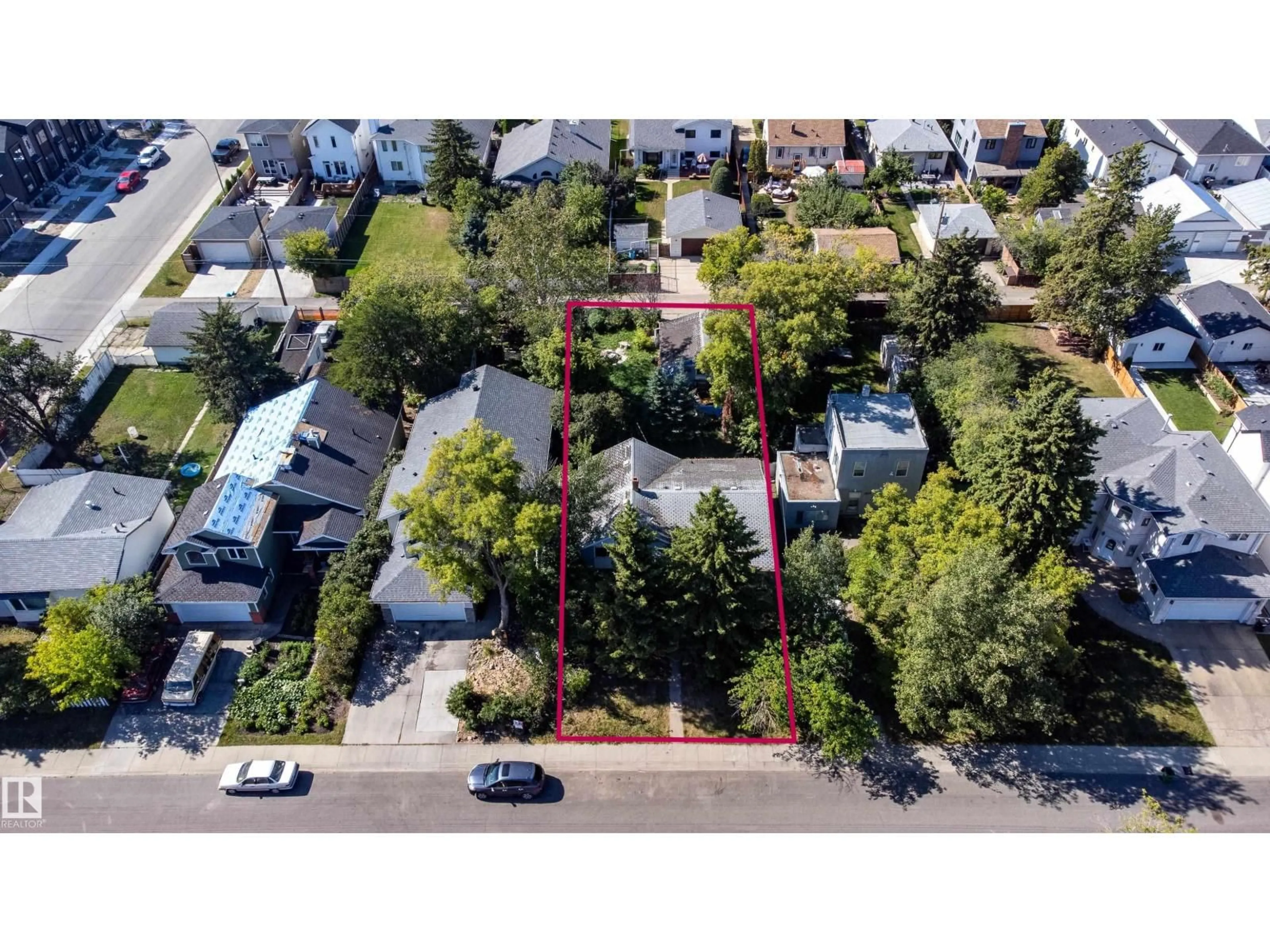 A pic from outside/outdoor area/front of a property/back of a property/a pic from drone, street for NW - 9836 150 ST, Edmonton Alberta T5P1N6