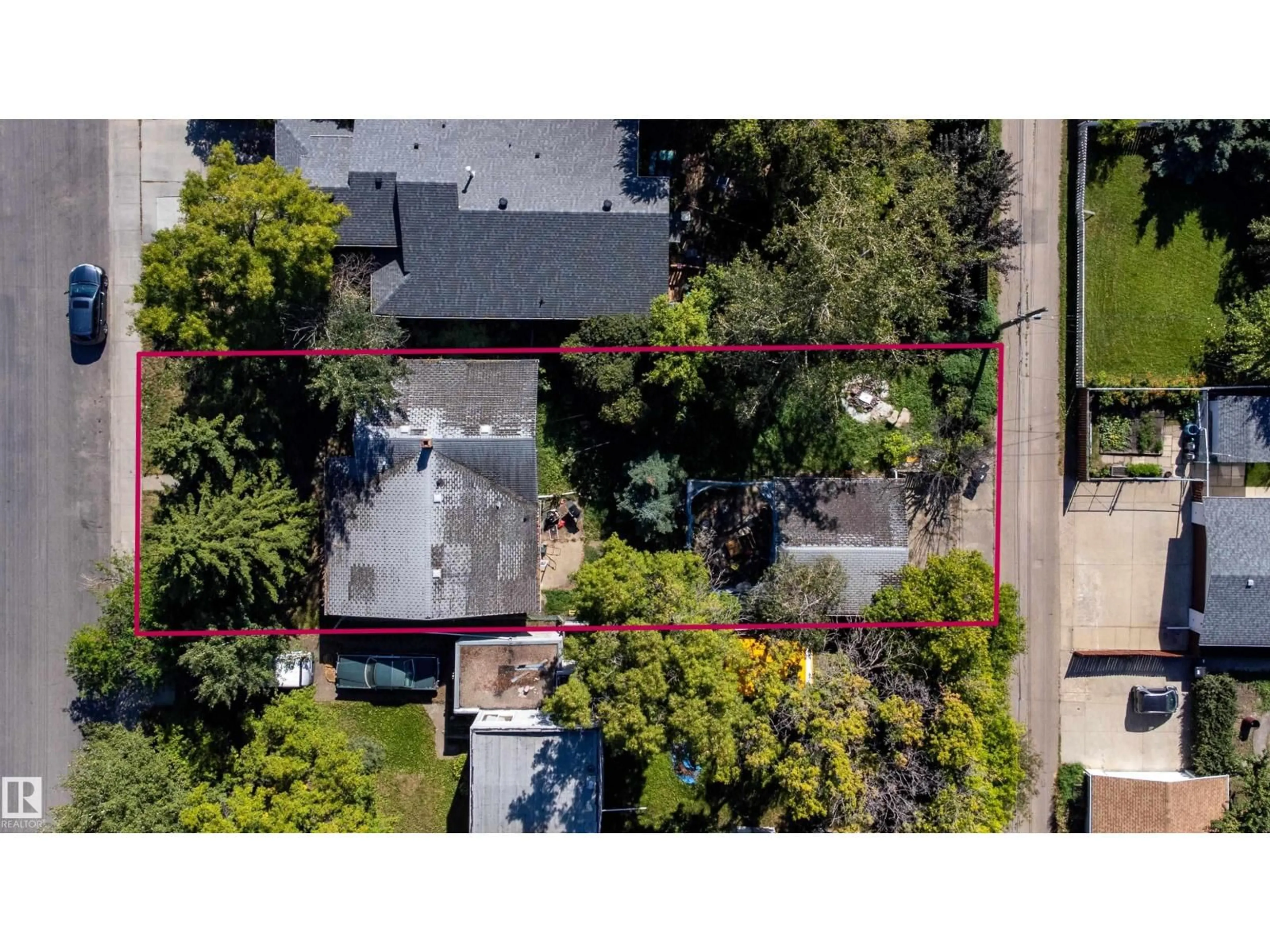 A pic from outside/outdoor area/front of a property/back of a property/a pic from drone, street for NW - 9836 150 ST, Edmonton Alberta T5P1N6