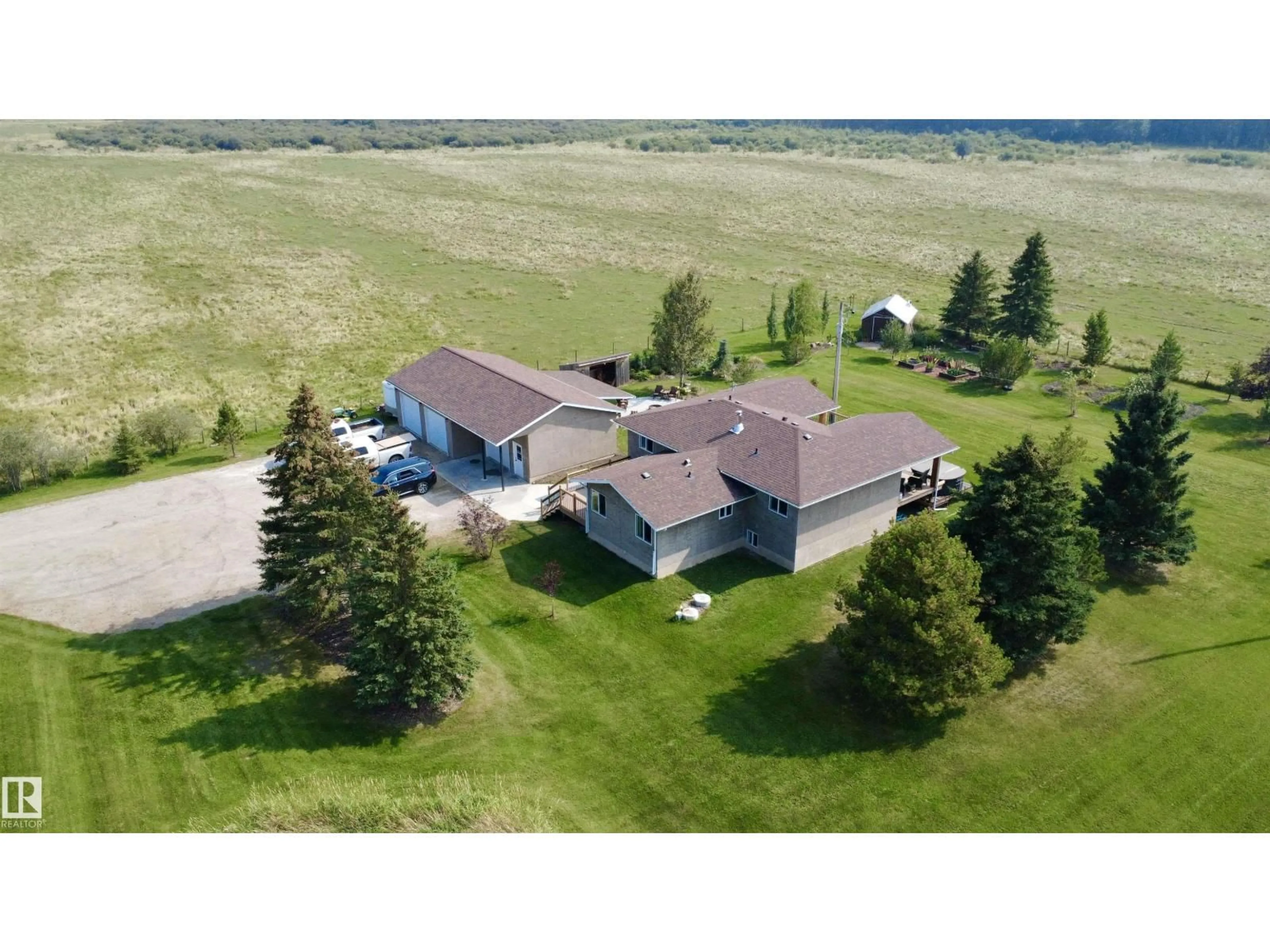 A pic from outside/outdoor area/front of a property/back of a property/a pic from drone, building for 6519 TWP 474, Rural Brazeau County Alberta T0C0S0