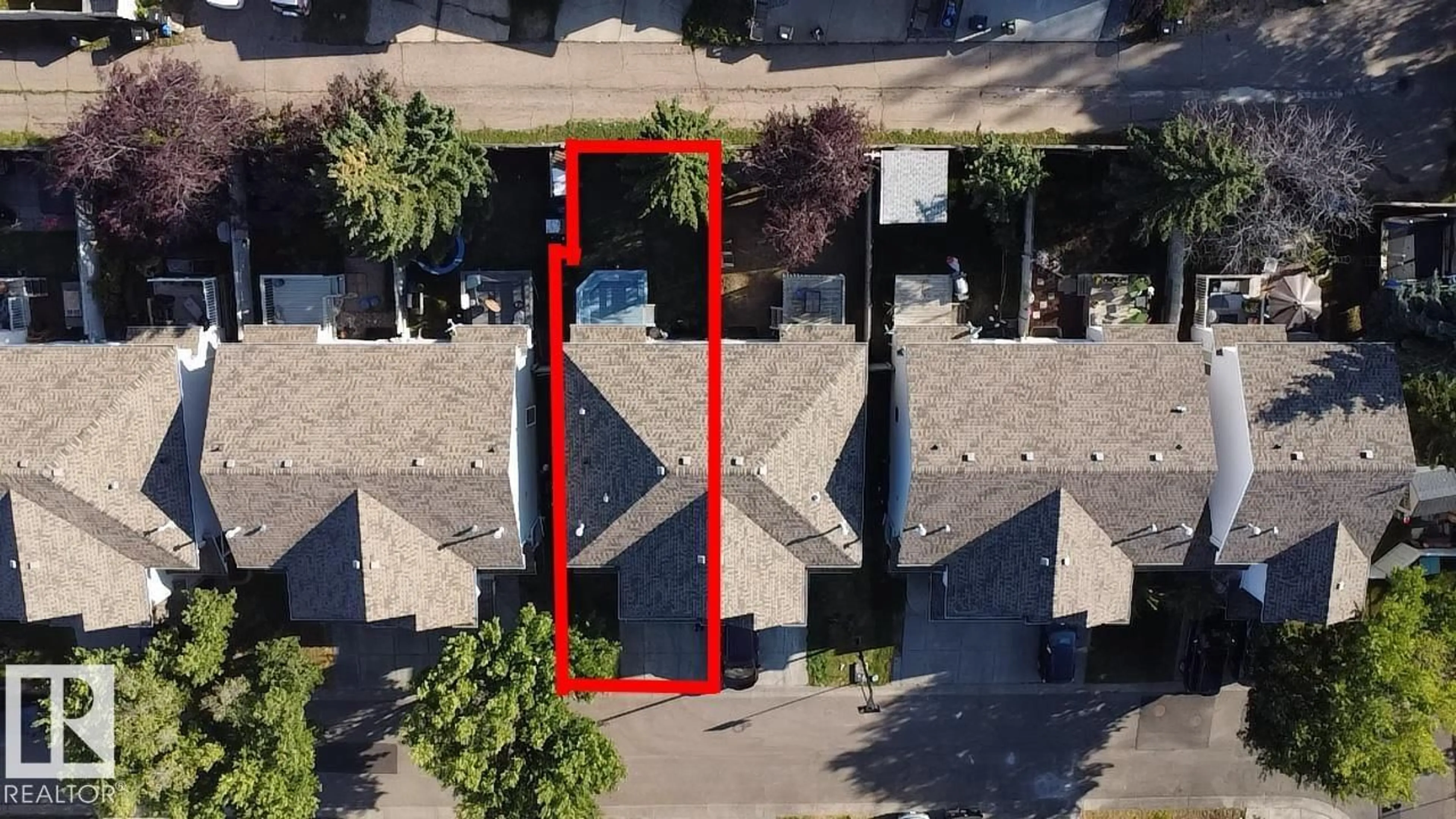 A pic from outside/outdoor area/front of a property/back of a property/a pic from drone, unknown for 4020 - 11 21 ST, Edmonton Alberta T6T1T8
