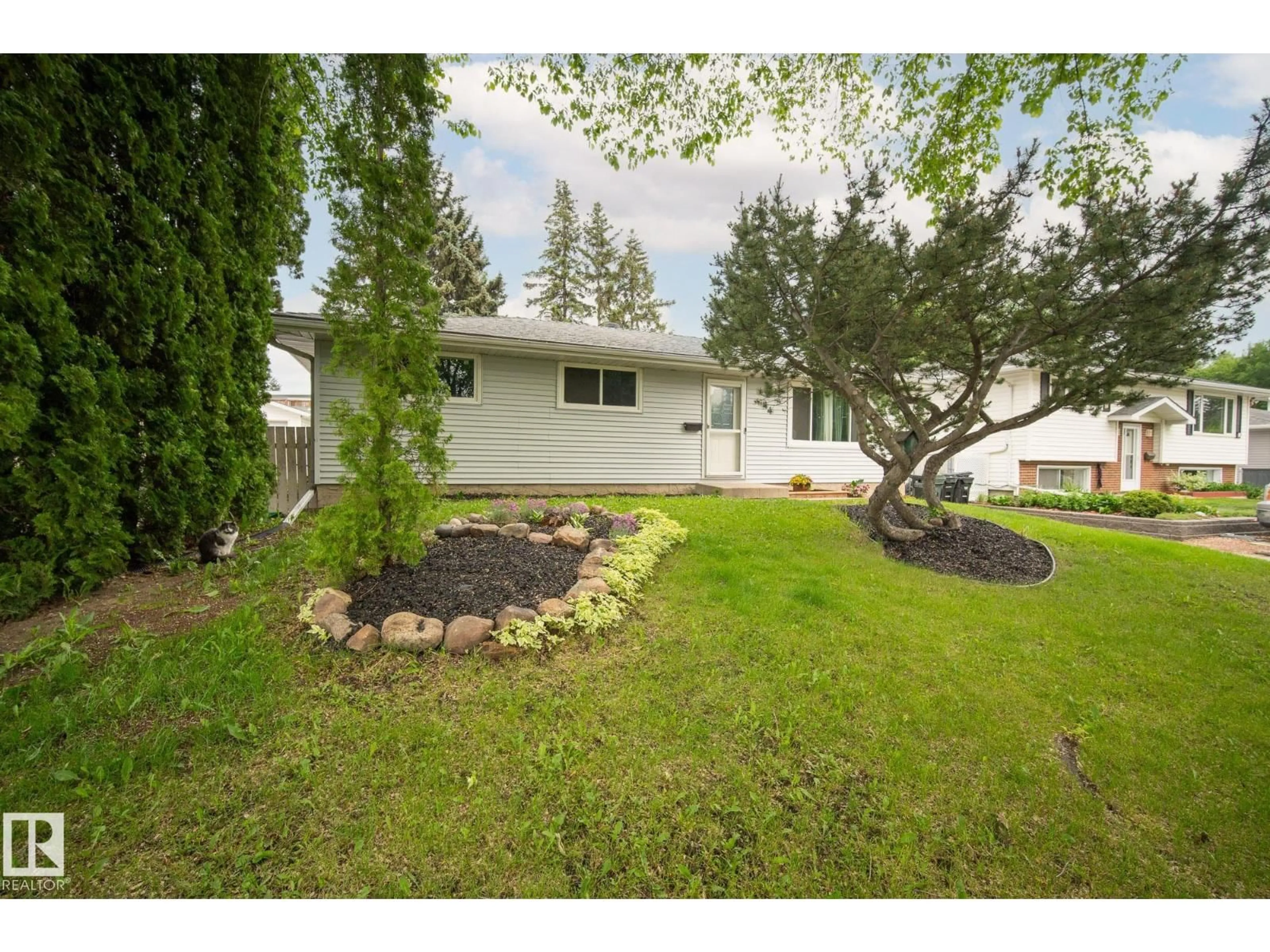 A pic from outside/outdoor area/front of a property/back of a property/a pic from drone, street for 44 MARION DR, Sherwood Park Alberta T8A0M1