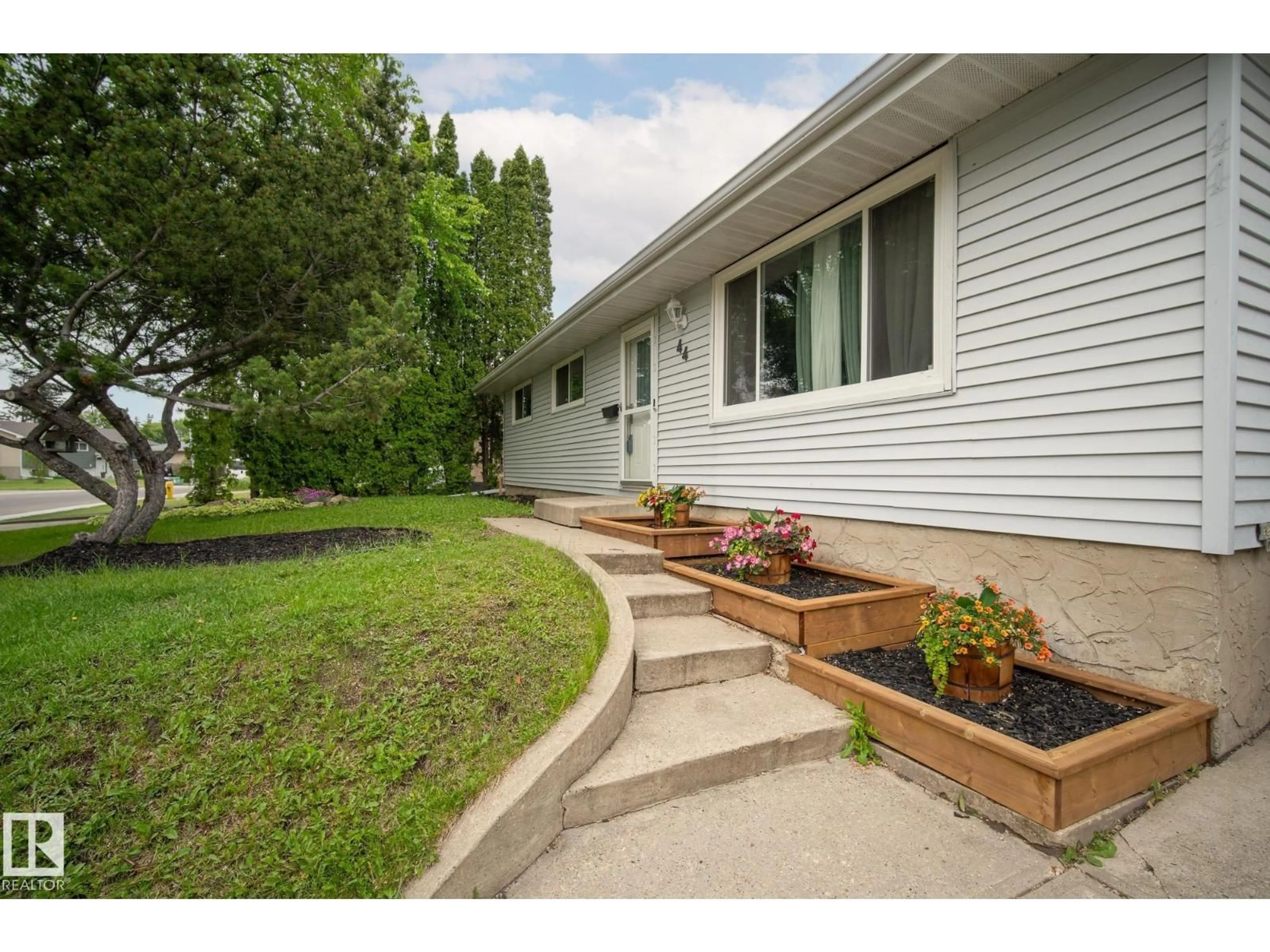 Unknown for 44 MARION DR, Sherwood Park Alberta T8A0M1