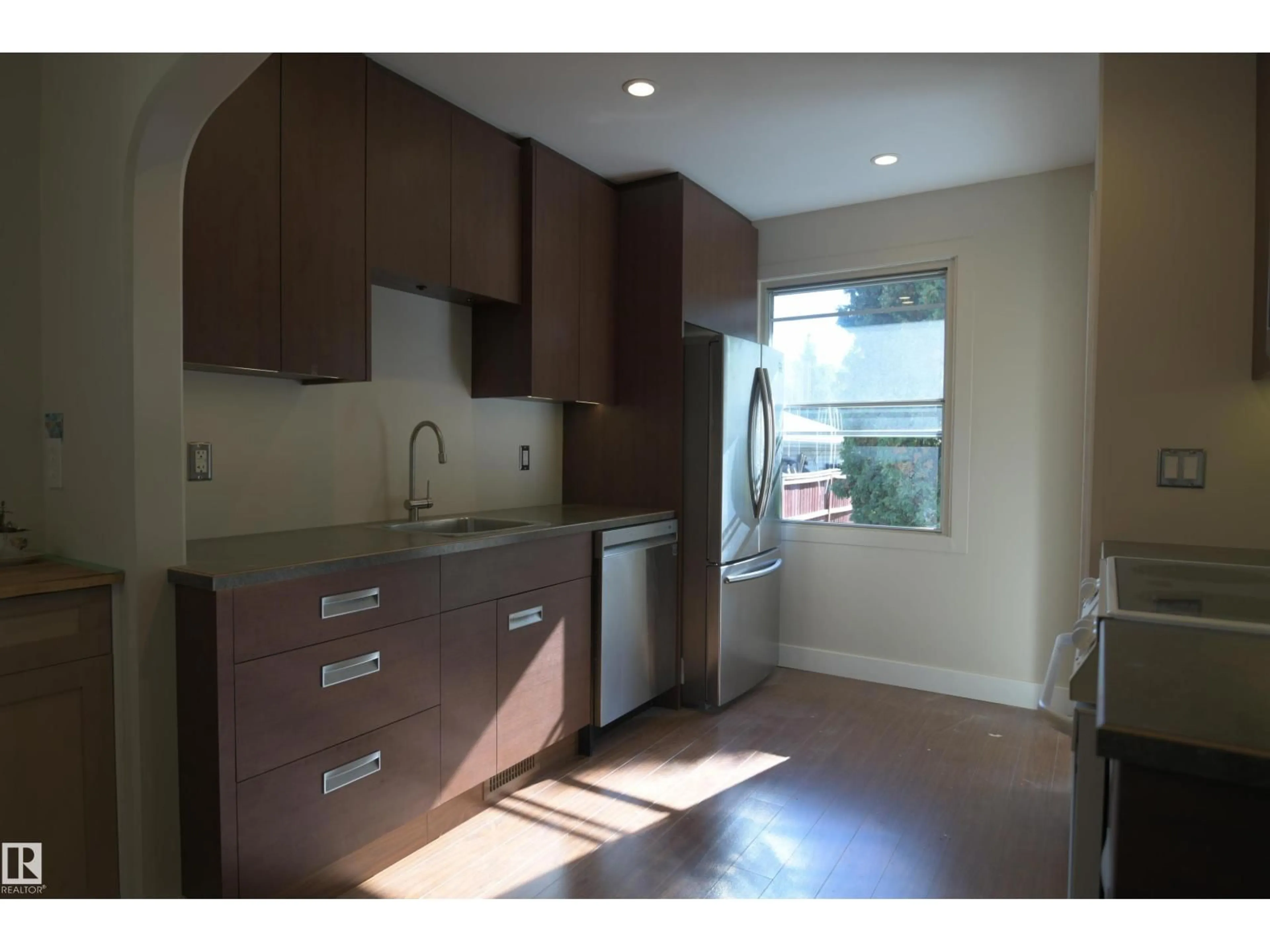 Standard kitchen, unknown for 7531 81 AV, Edmonton Alberta T6C0V4