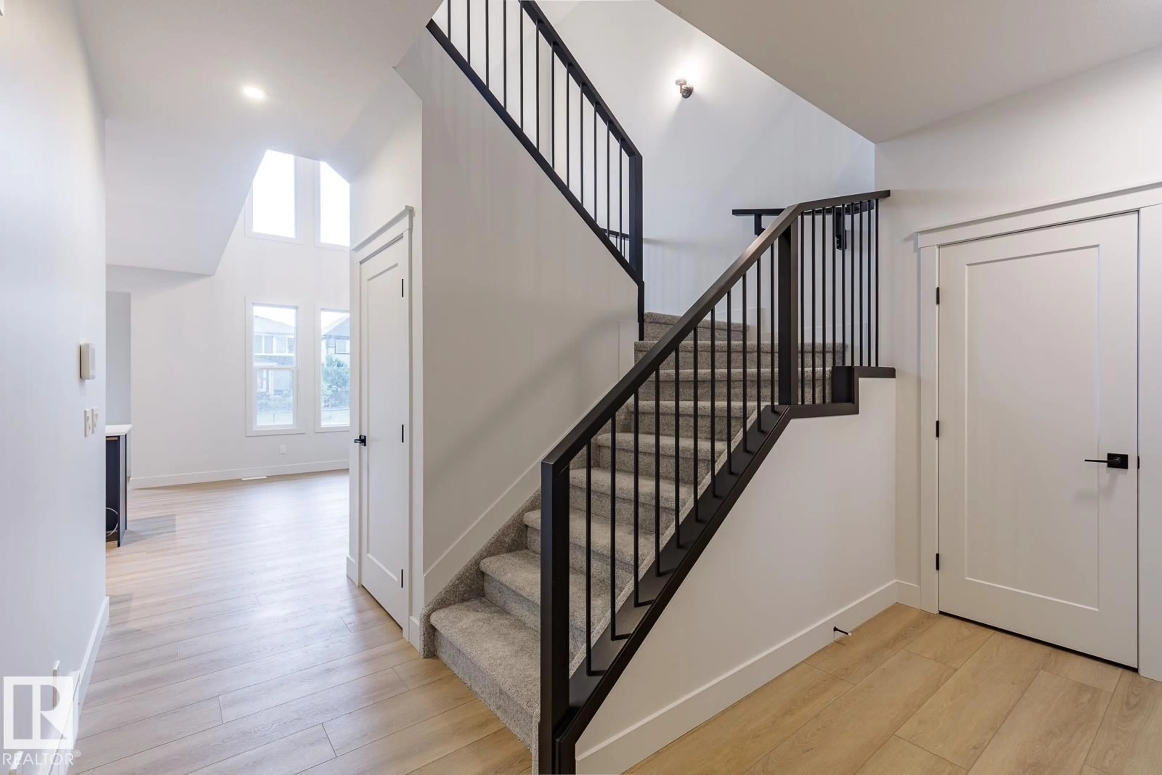 Stairs for 13039 212 ST NW, Edmonton Alberta T6W5E1