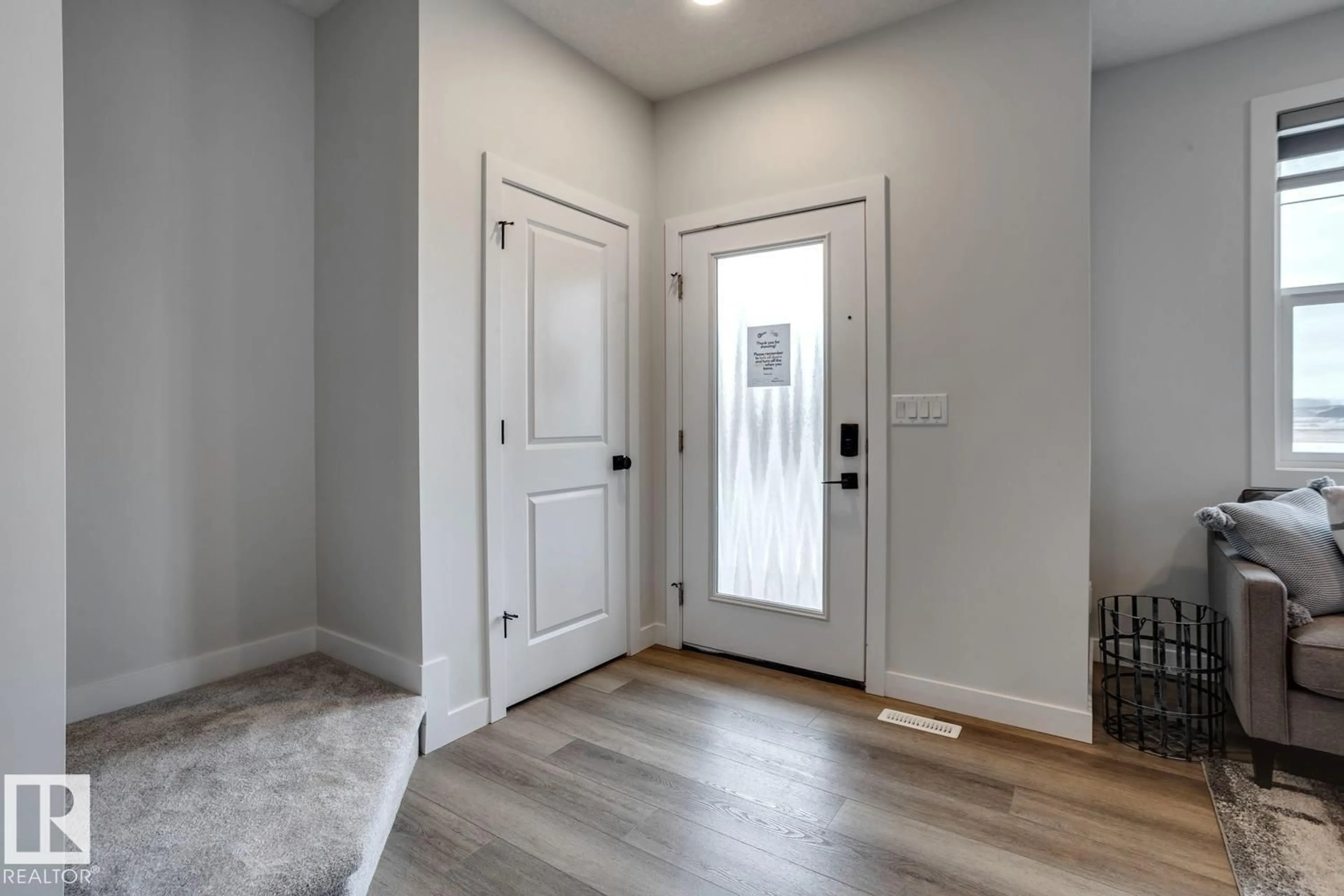 Indoor entryway for 51 SERENO LN, Fort Saskatchewan Alberta T8L0Z9