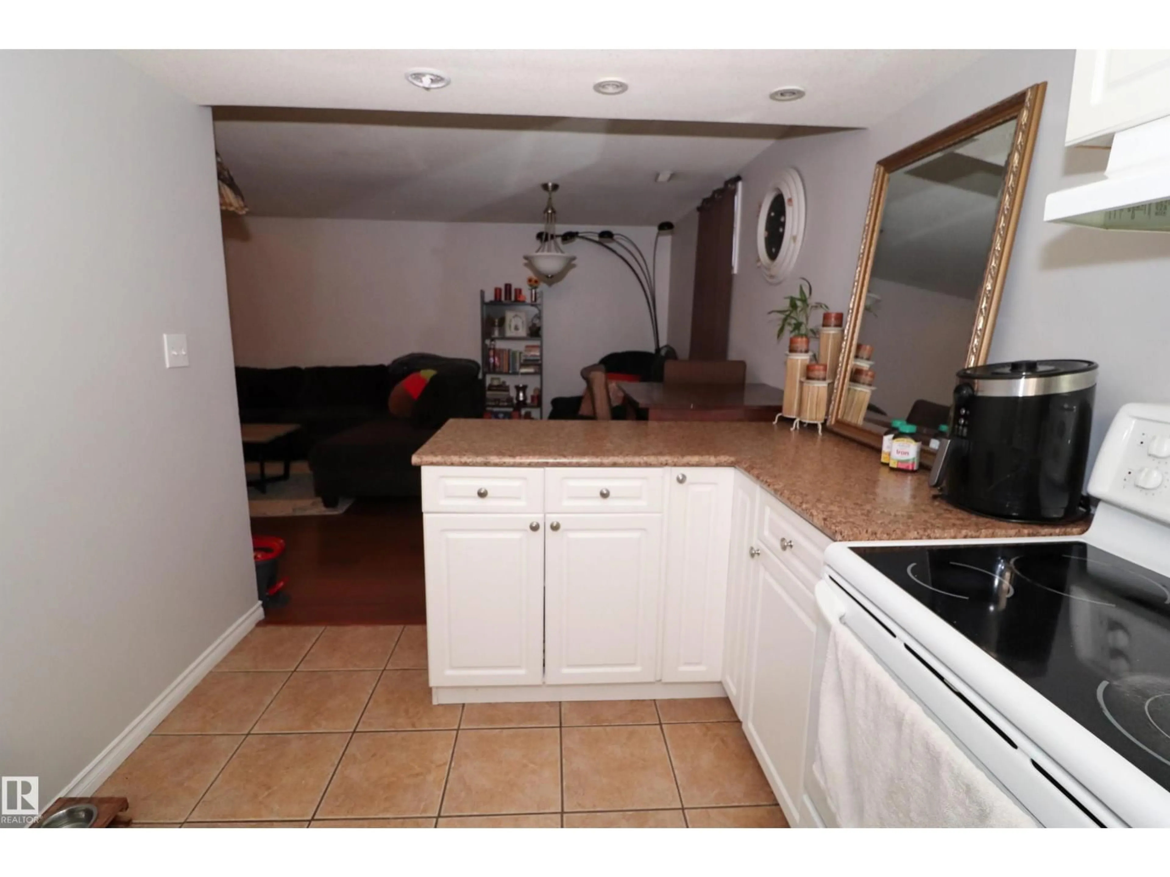 Unknown for 2923 89 ST, Edmonton Alberta T6K3A7