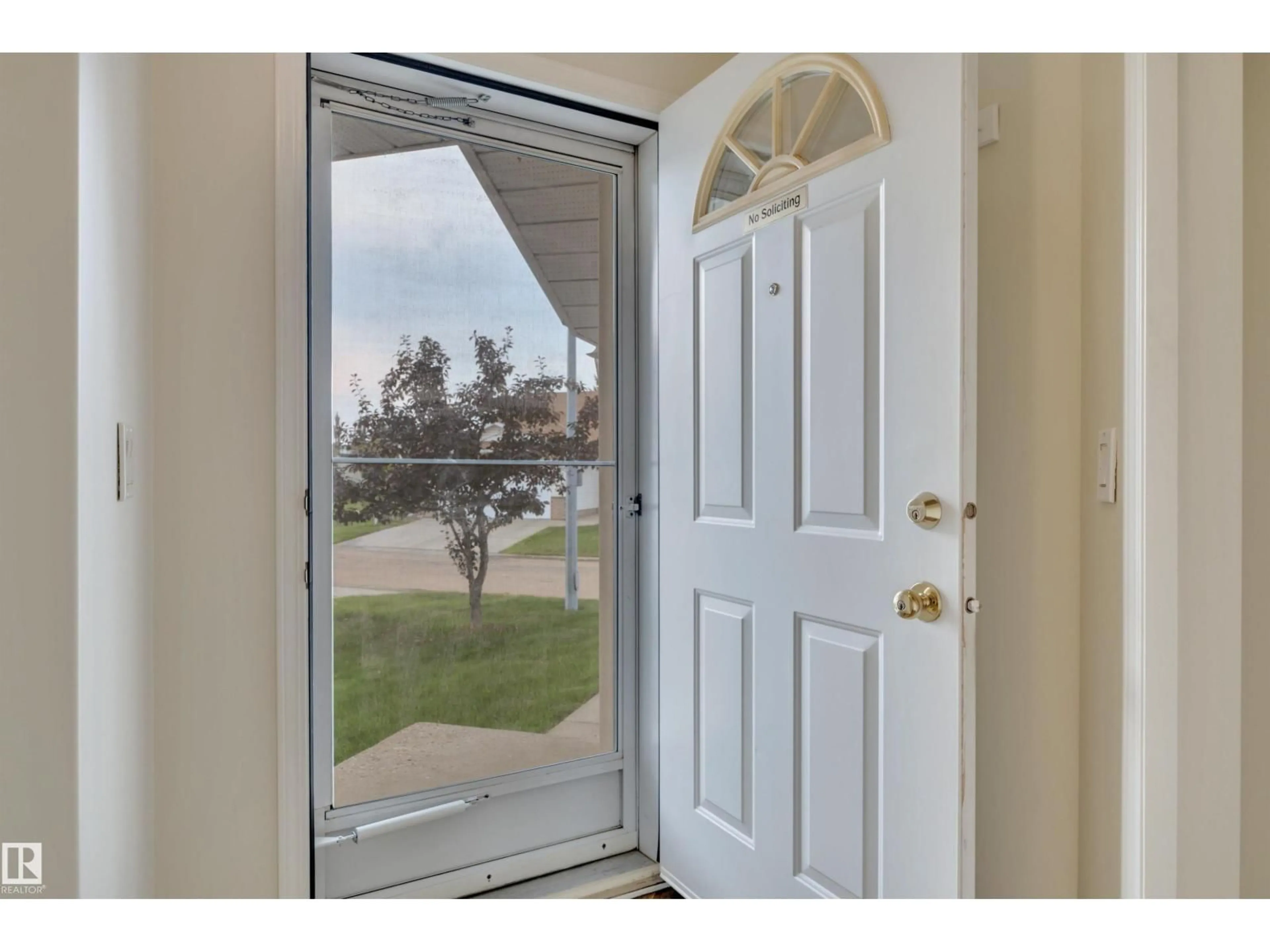 Indoor entryway for 224 RAVINE VI, Leduc Alberta T9E8B9