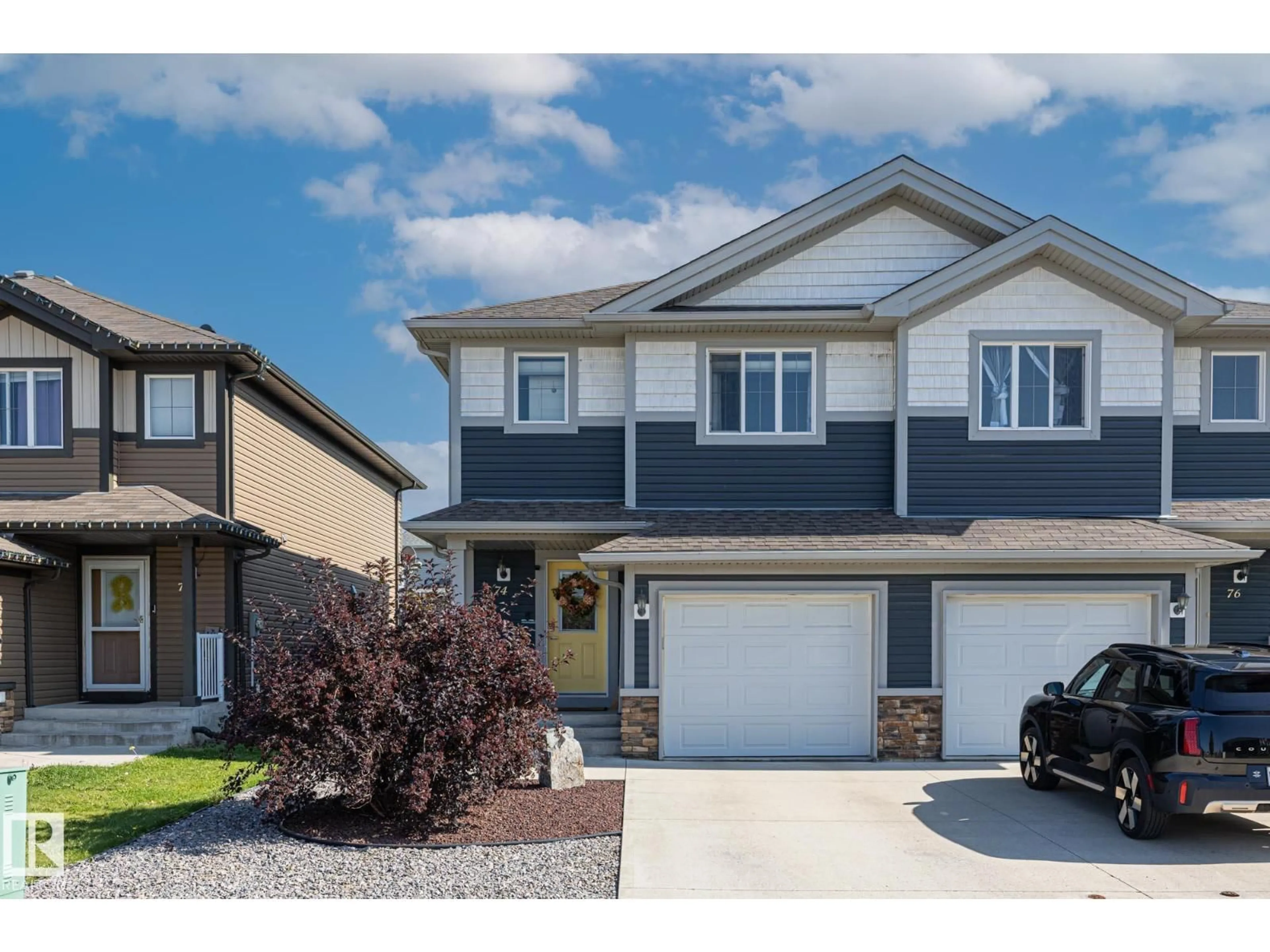 Home with vinyl exterior material, street for 74 WILLOW'S EN, Stony Plain Alberta T7Z0H7