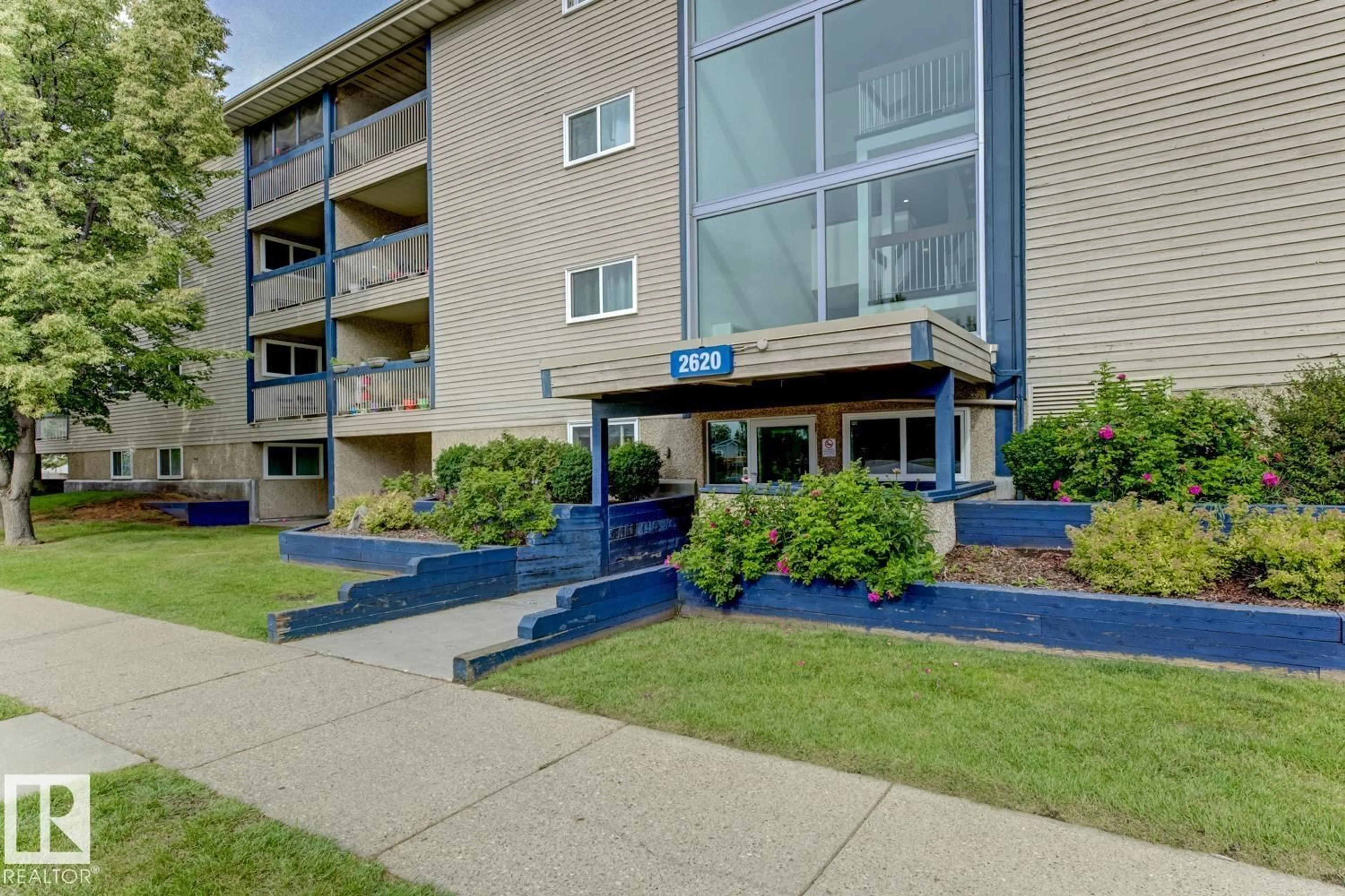 Patio, unknown for 2620 - 410 MILL WOODS E NW, Edmonton Alberta T6L5K6