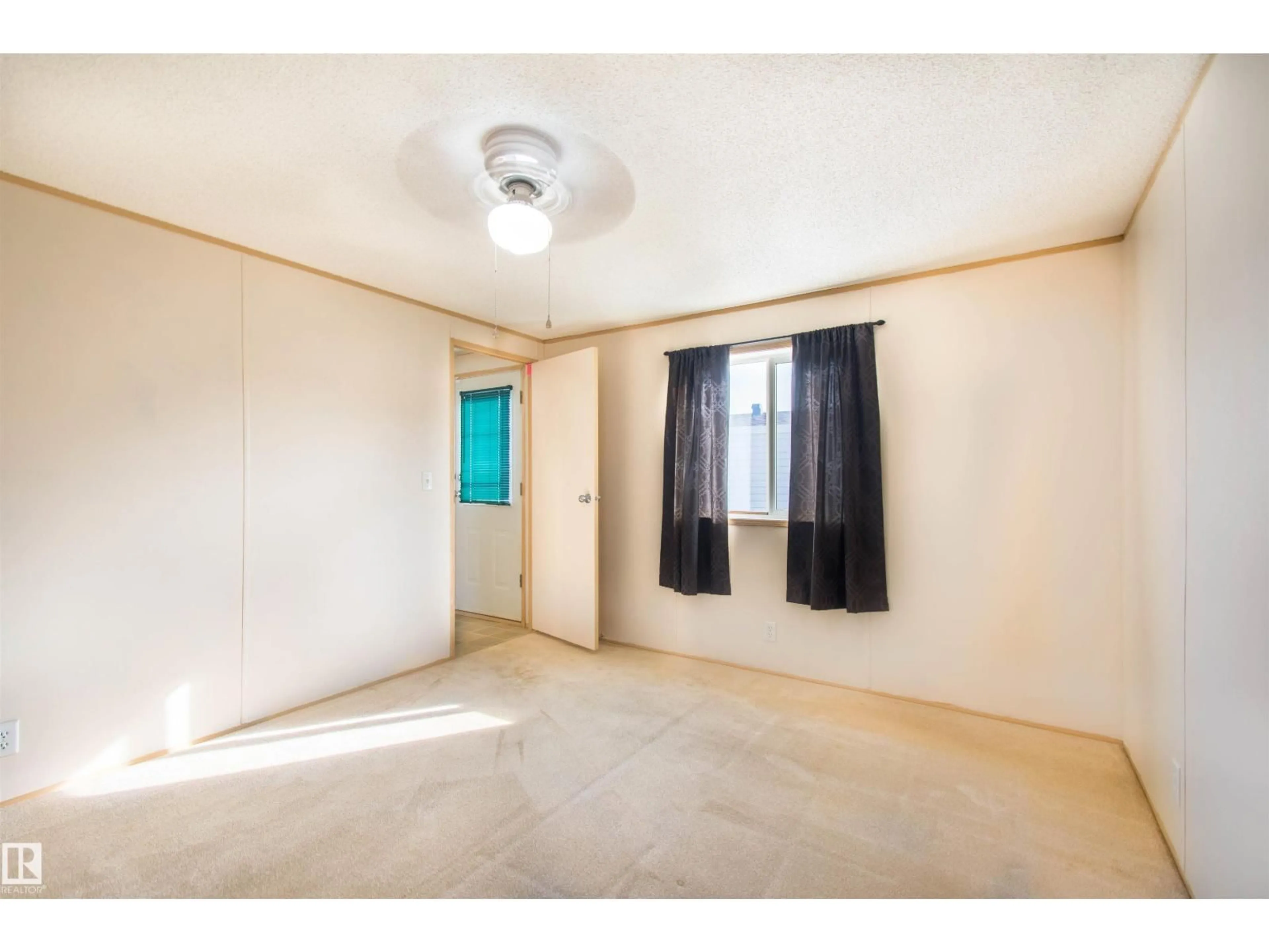 A pic of a room for #87 - 12604 153 AV, Edmonton Alberta T5X4M7