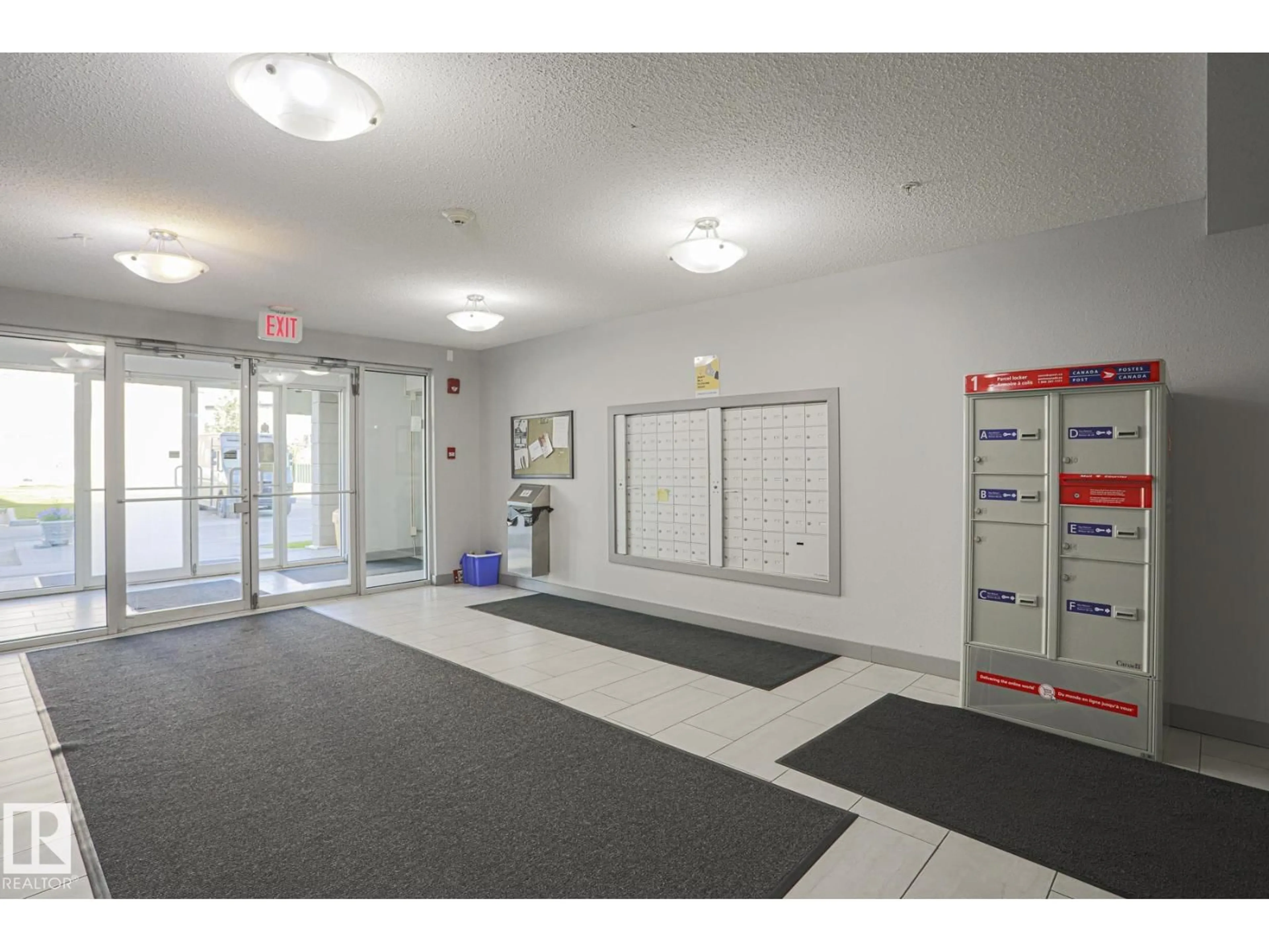 Indoor foyer for 314 11808 22 AV SW, Edmonton Alberta T6W2A2