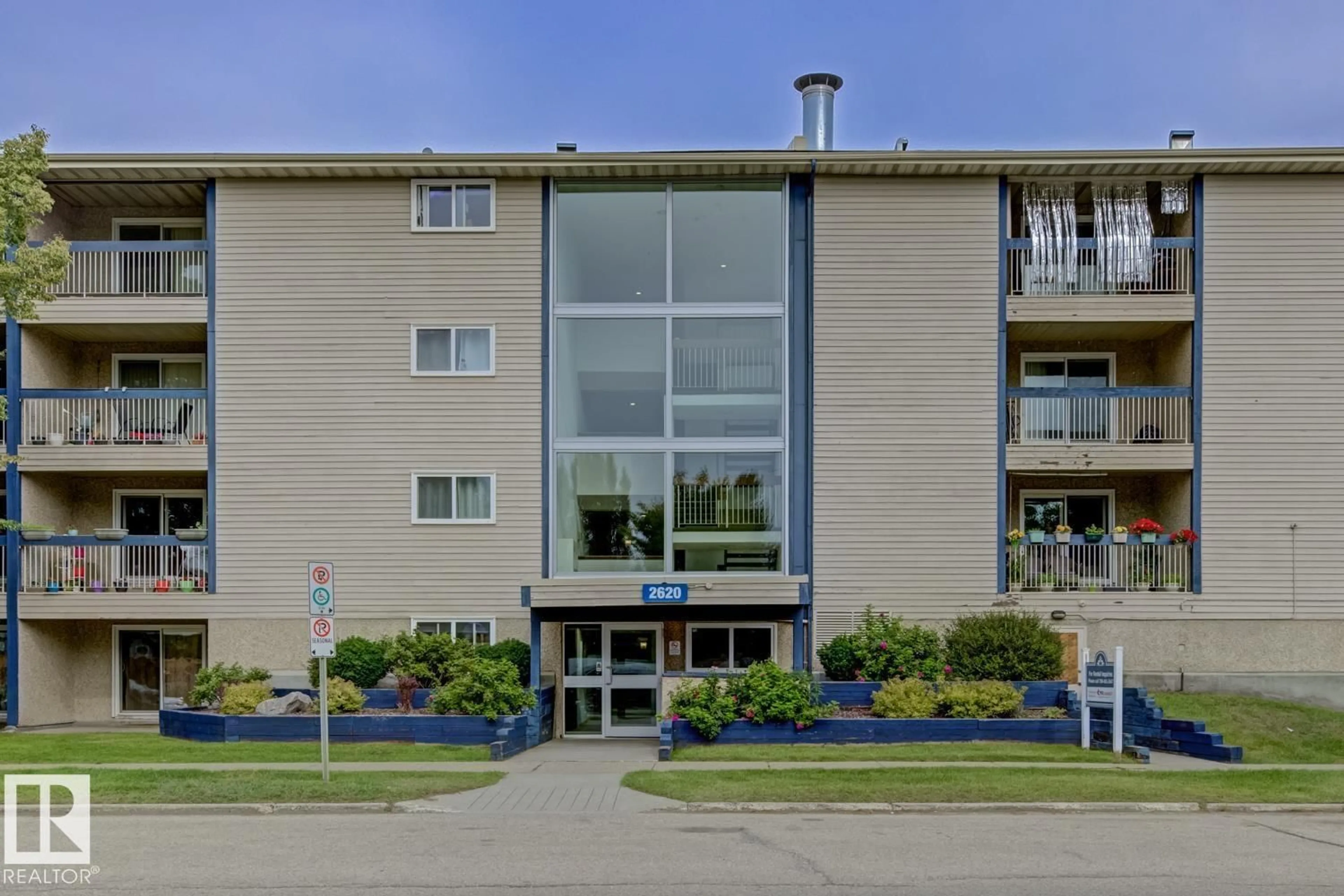 Indoor foyer for #214 - 2620 MILL WOODS E, Edmonton Alberta T6L5K6