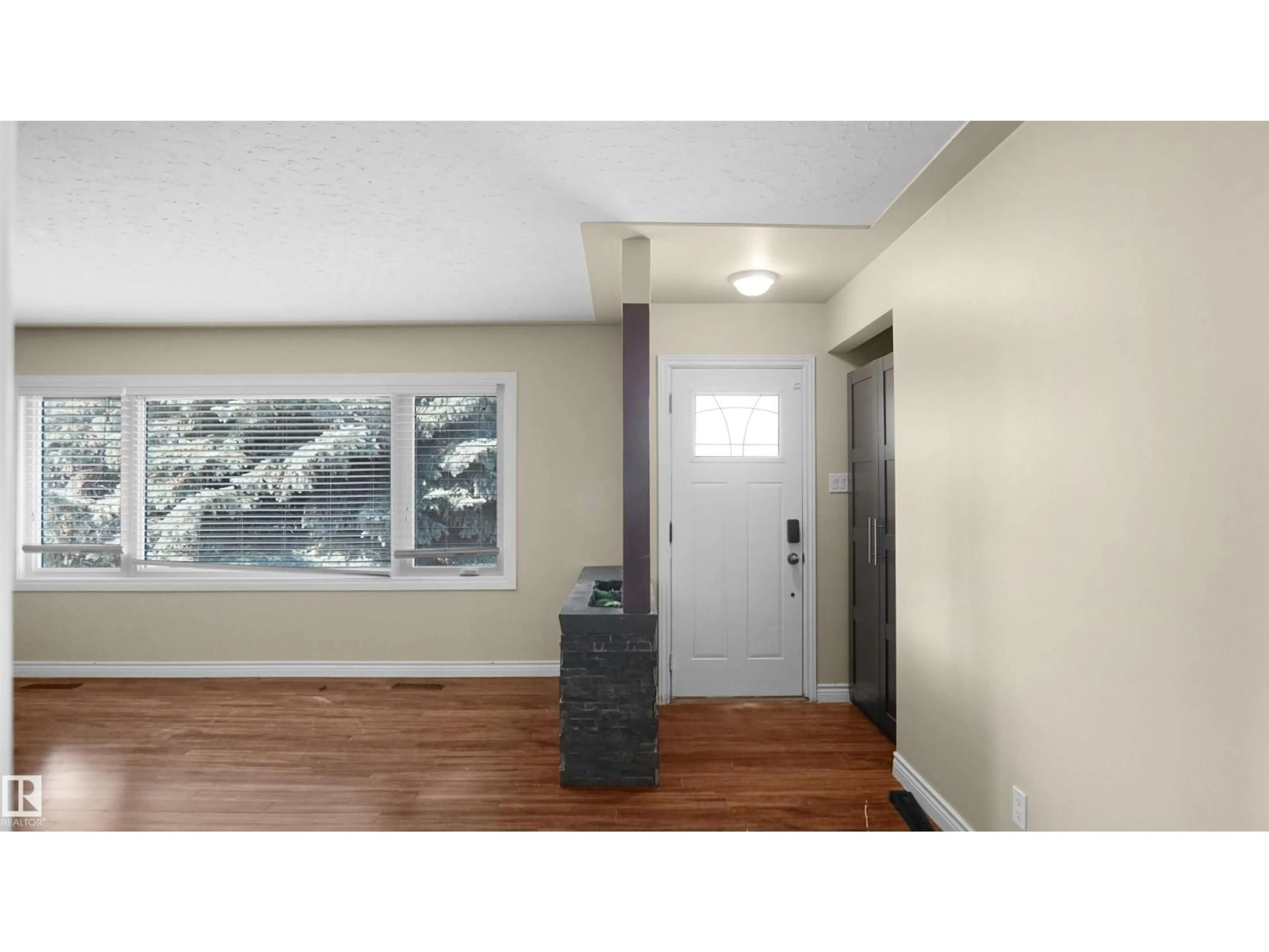 Indoor entryway for NW - 12815 79 ST, Edmonton Alberta T5C1J1
