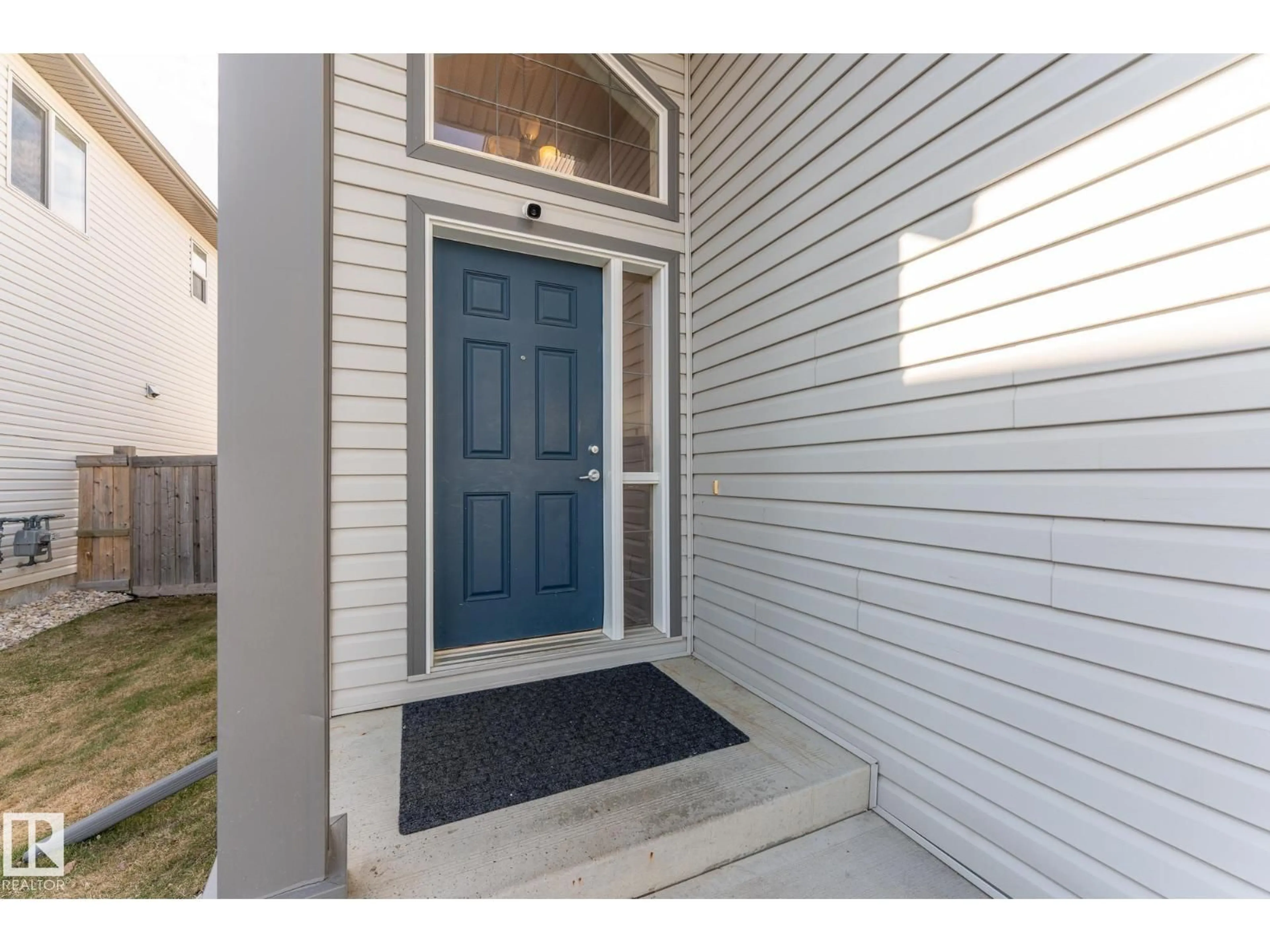 Indoor entryway for 345 MACEWAN RD, Edmonton Alberta T6W1V8
