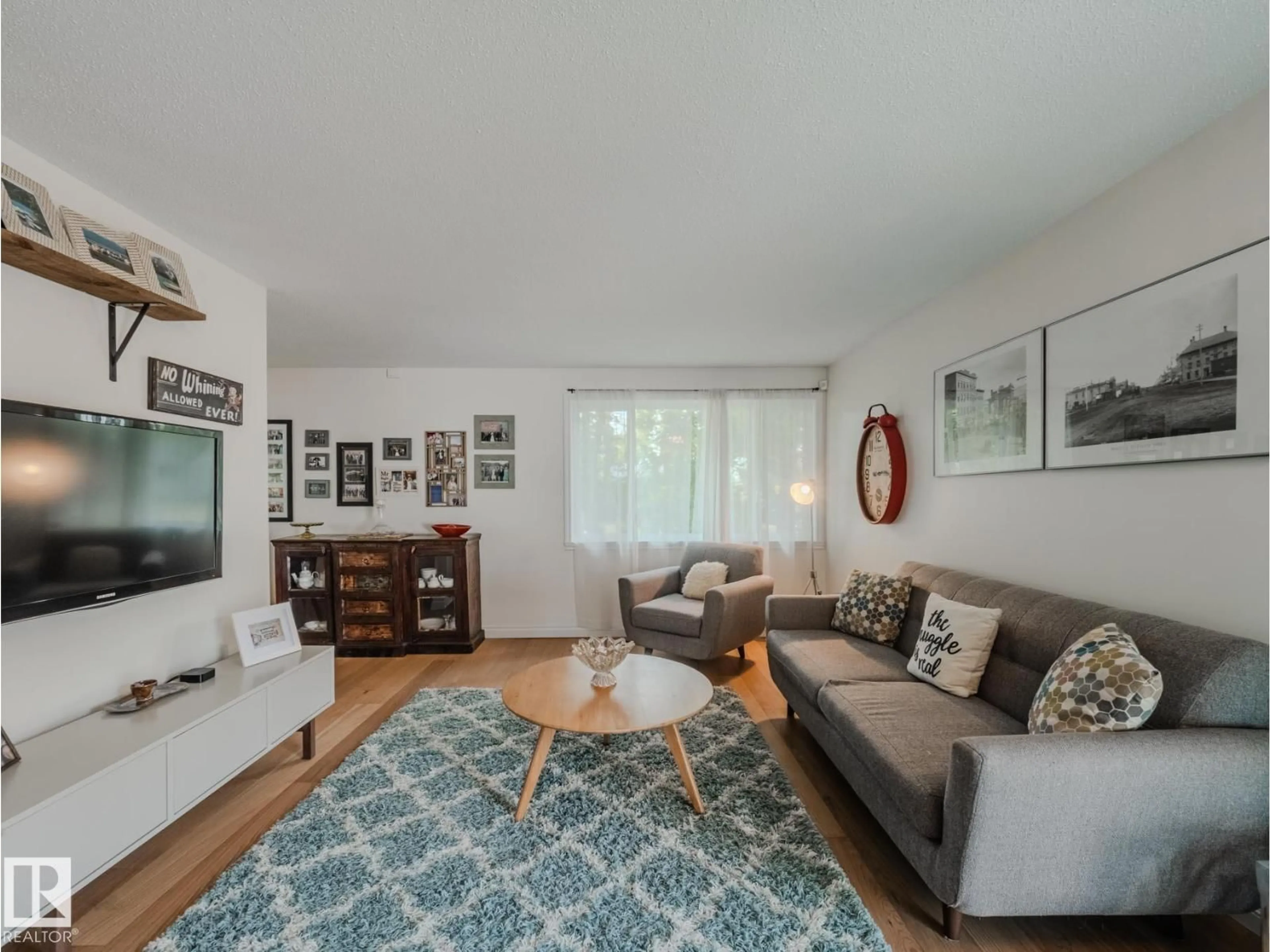 Living room with furniture, unknown for 26 SUNNYSIDE CR, St. Albert Alberta T8N0J5