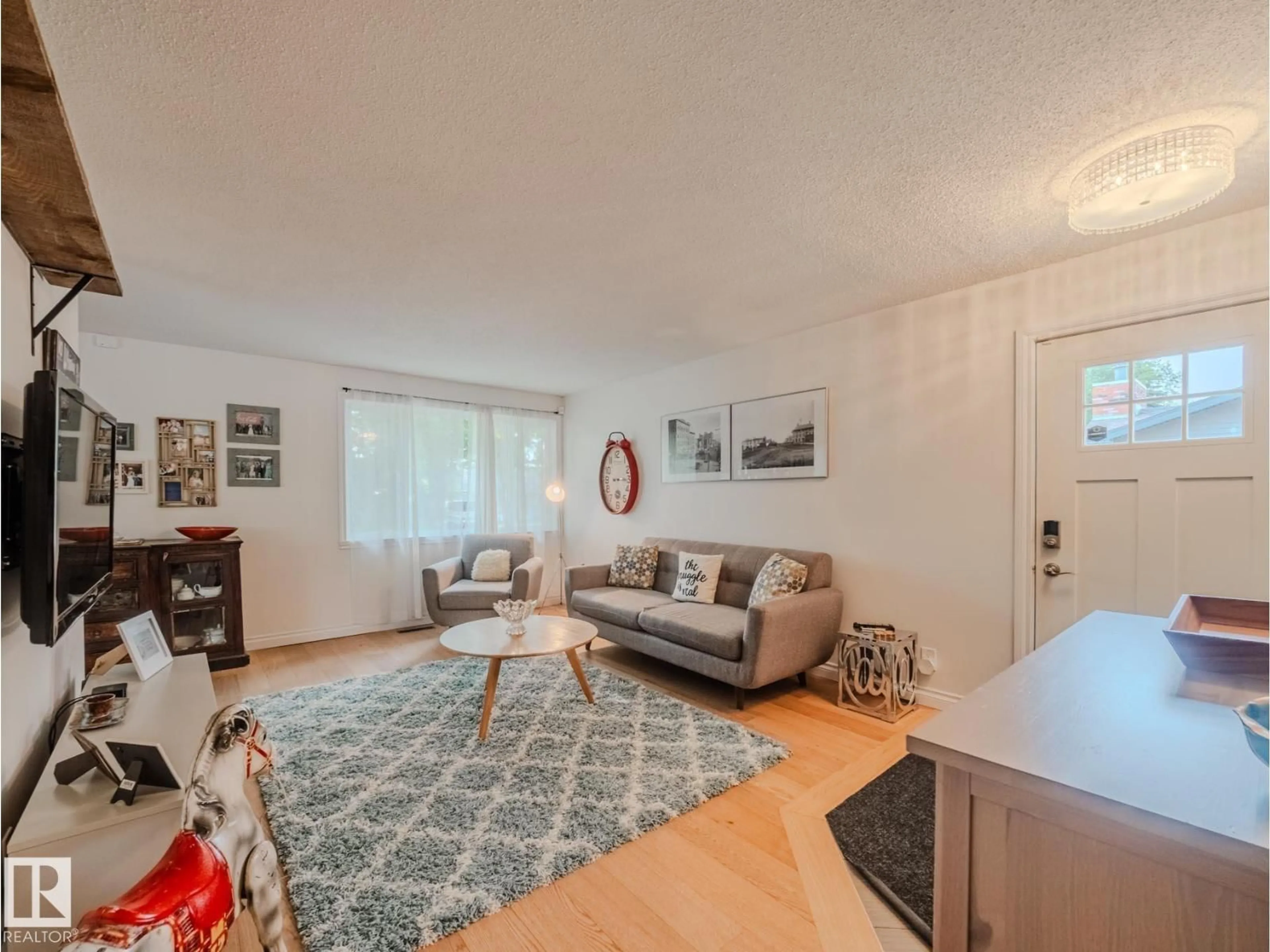 Living room with furniture, unknown for 26 SUNNYSIDE CR, St. Albert Alberta T8N0J5