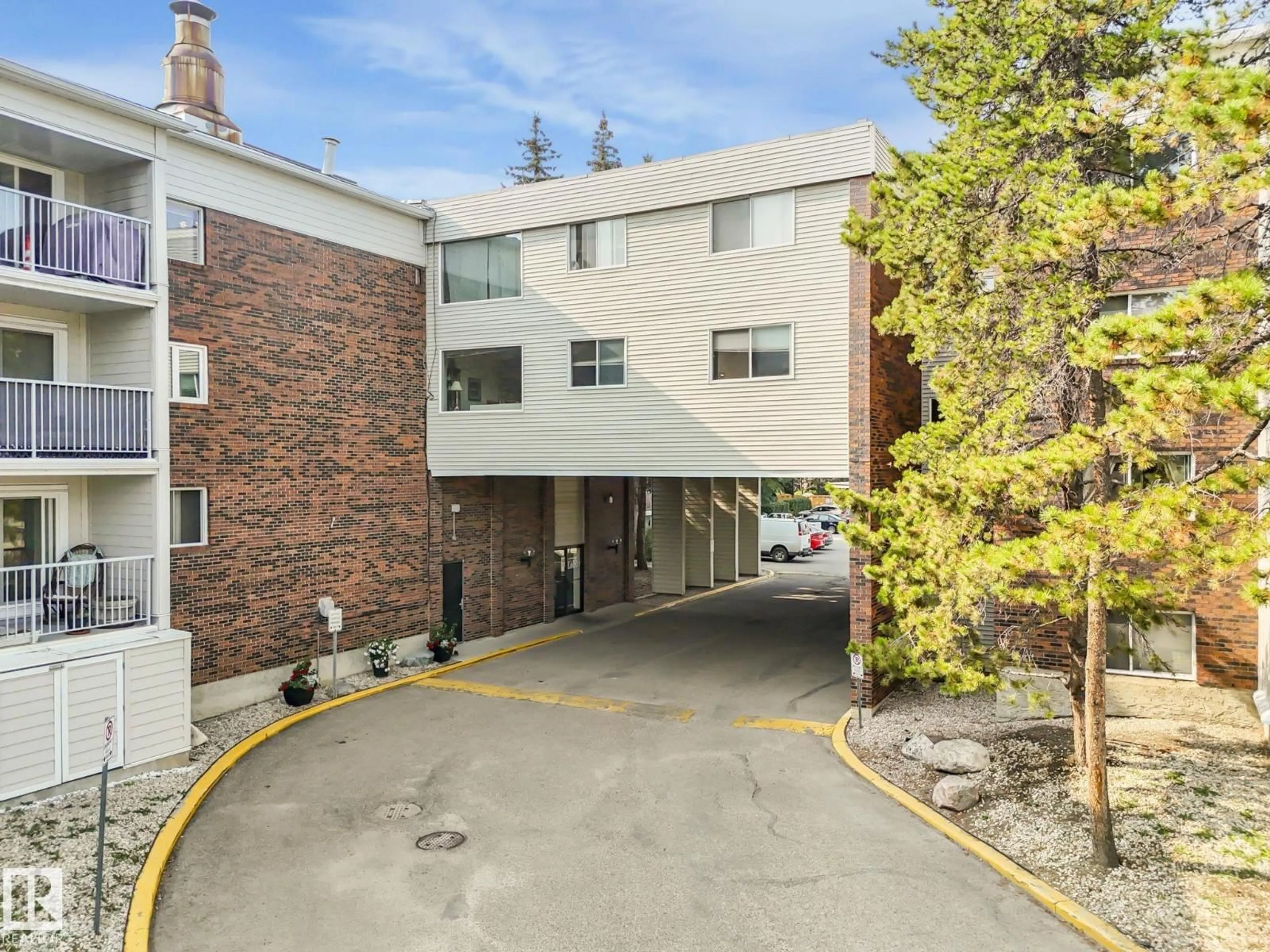 Patio, unknown for 125 - 4404 122 ST, Edmonton Alberta T6J4A9