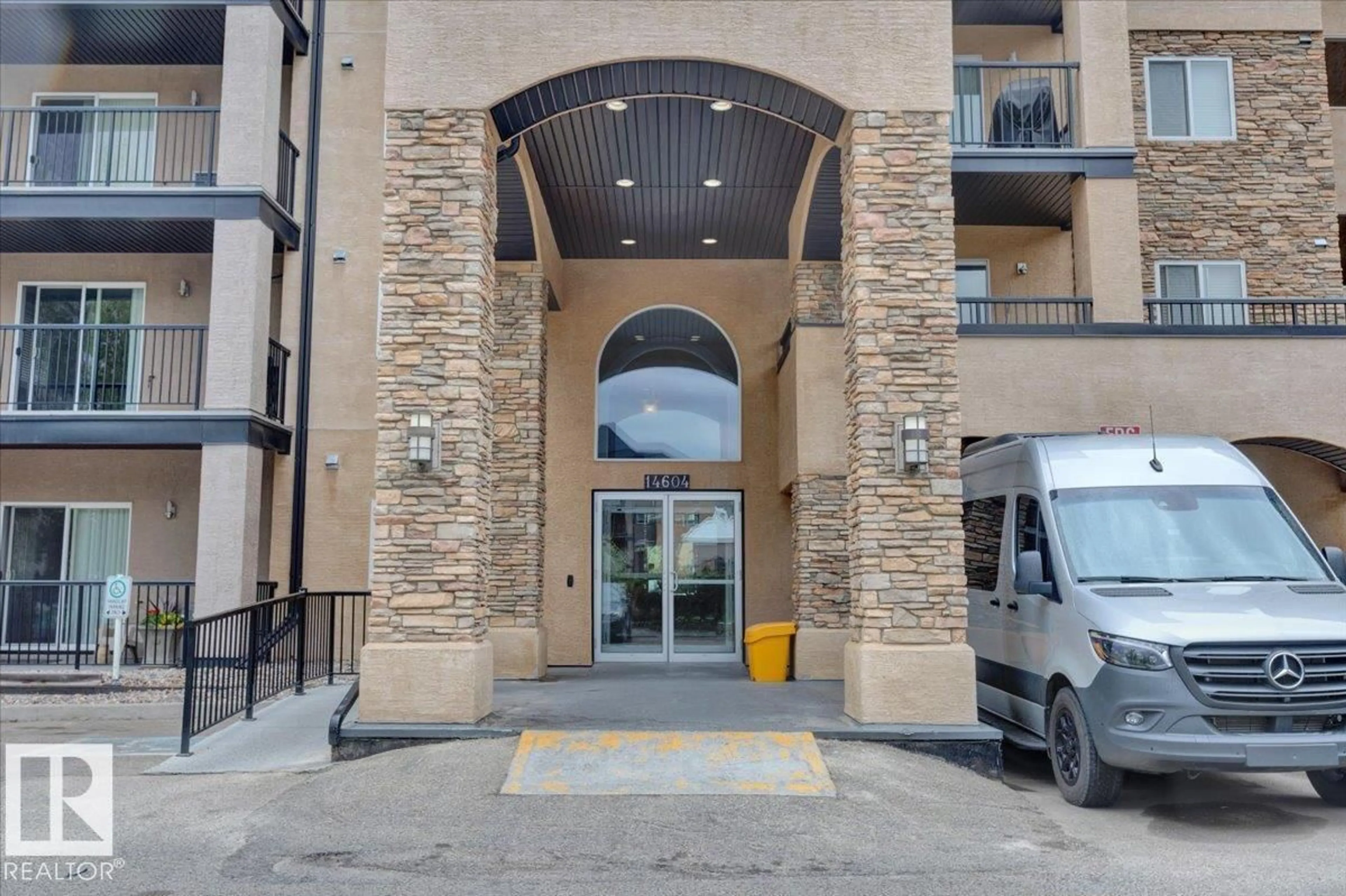 Indoor foyer for #404 - 14604 125 ST, Edmonton Alberta T5X0B4