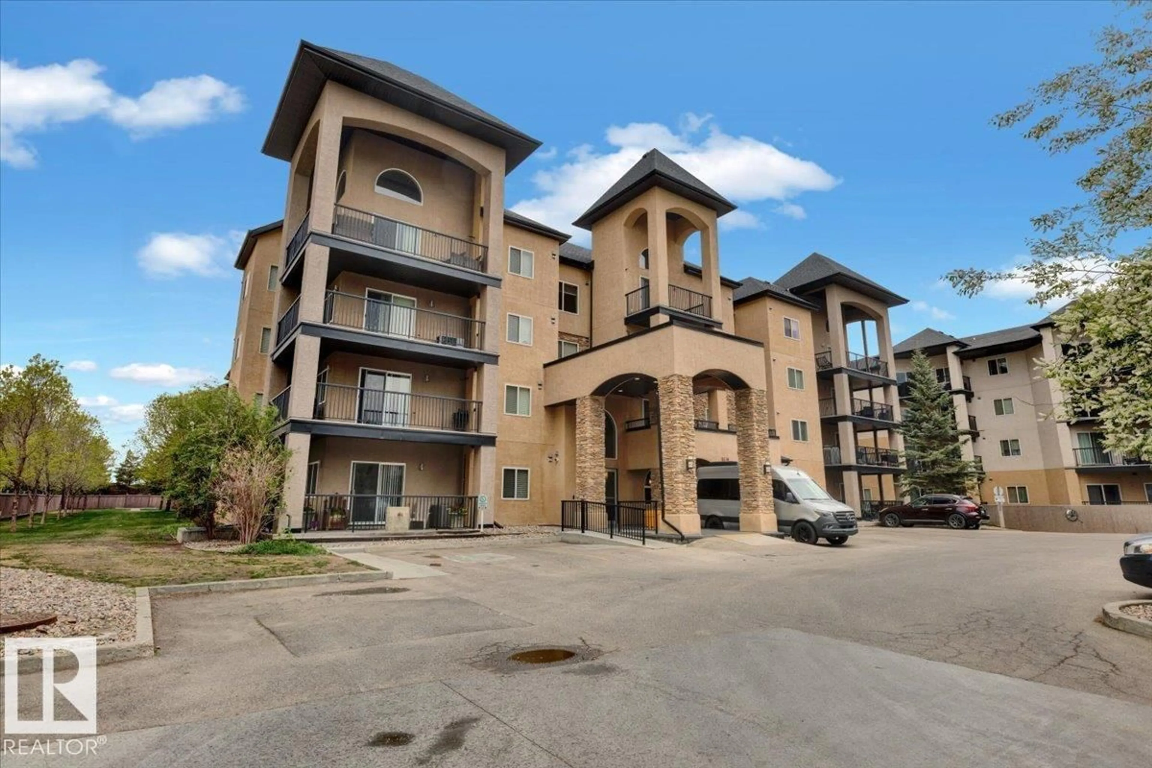 A pic from outside/outdoor area/front of a property/back of a property/a pic from drone, building for #404 - 14604 125 ST, Edmonton Alberta T5X0B4