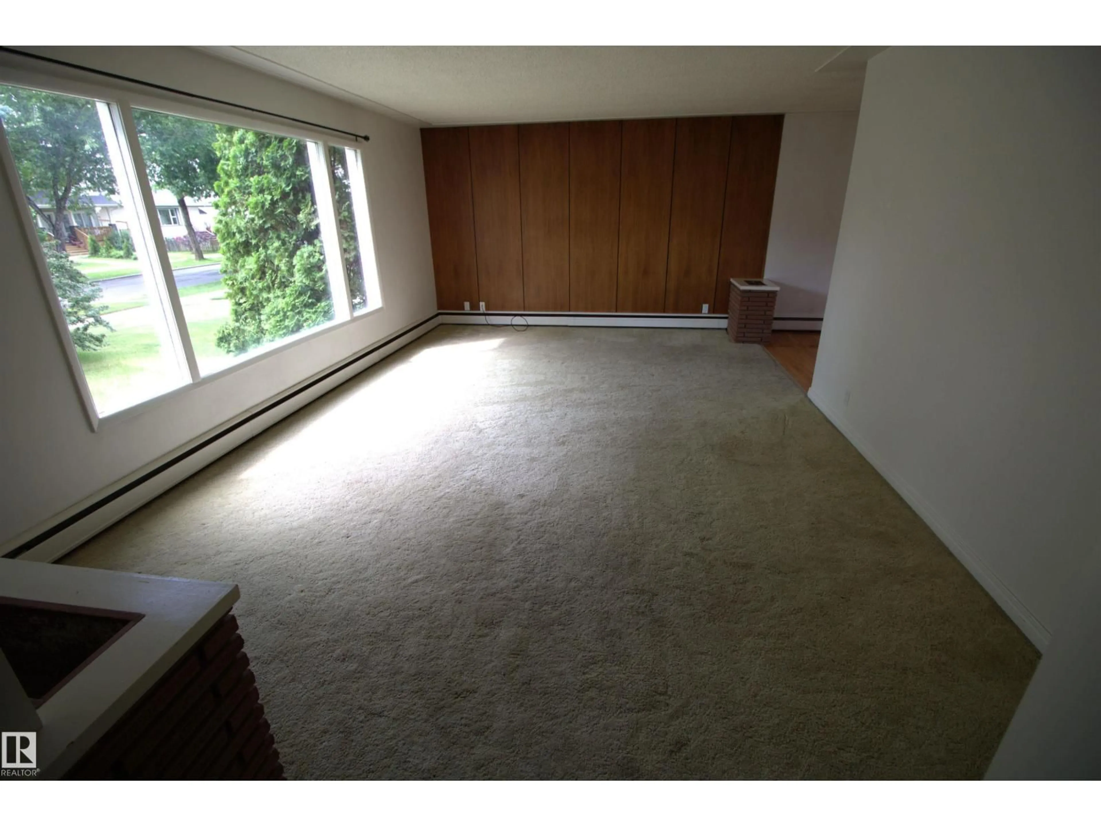 A pic of a room for NW - 12411 89 ST, Edmonton Alberta T5B3X1