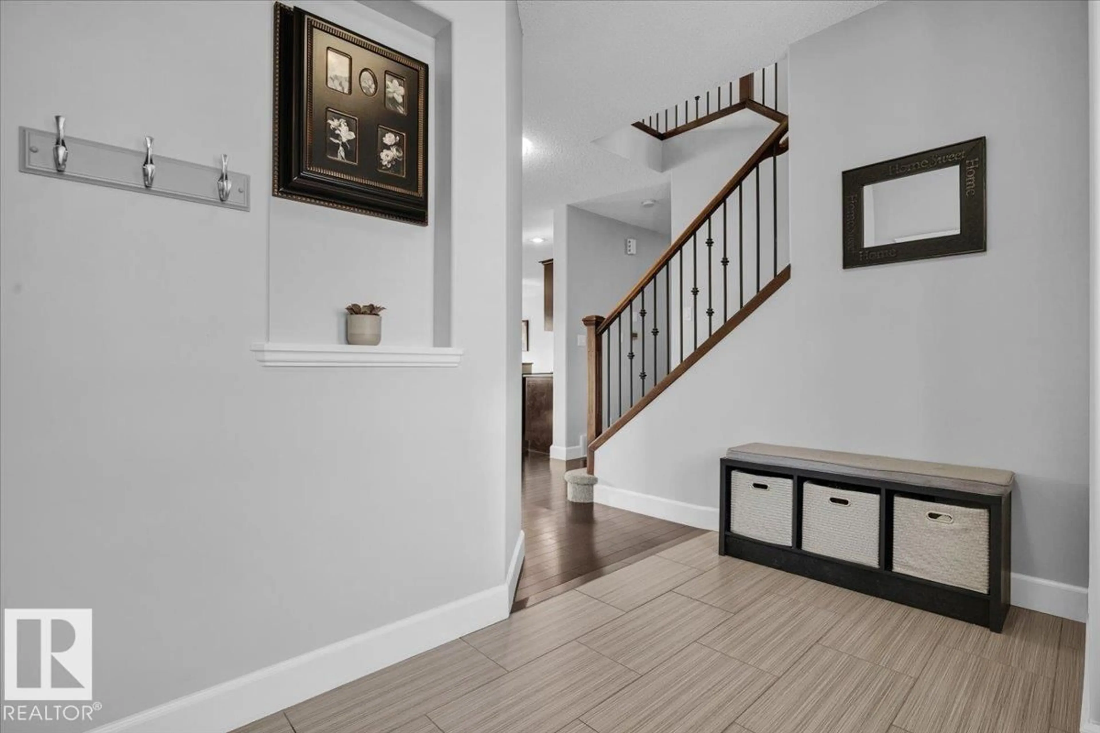 Indoor entryway for NW - 17028 78 ST, Edmonton Alberta T5Z0E6