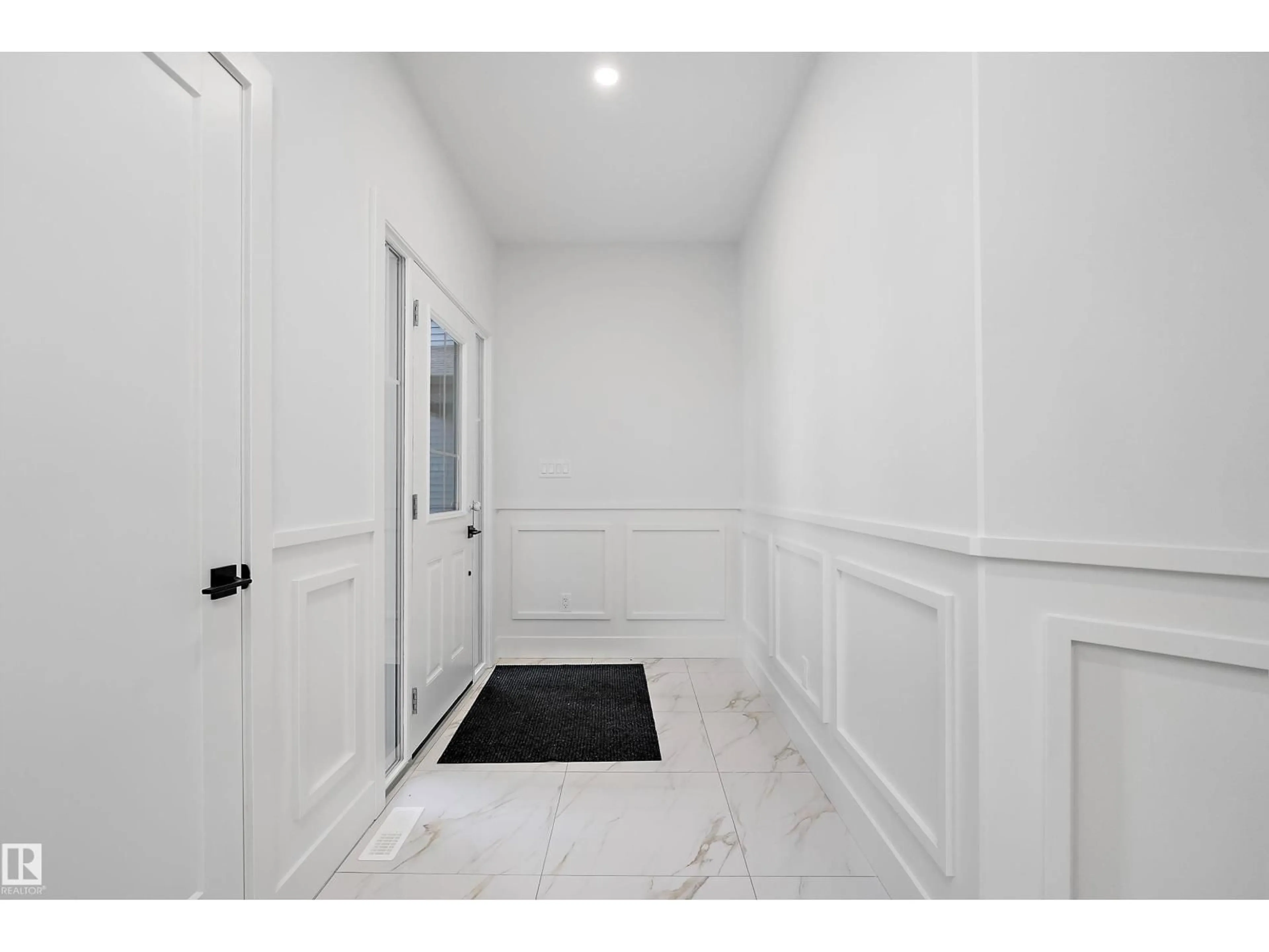 Indoor entryway for 3111 158 ST, Edmonton Alberta T6W5C9