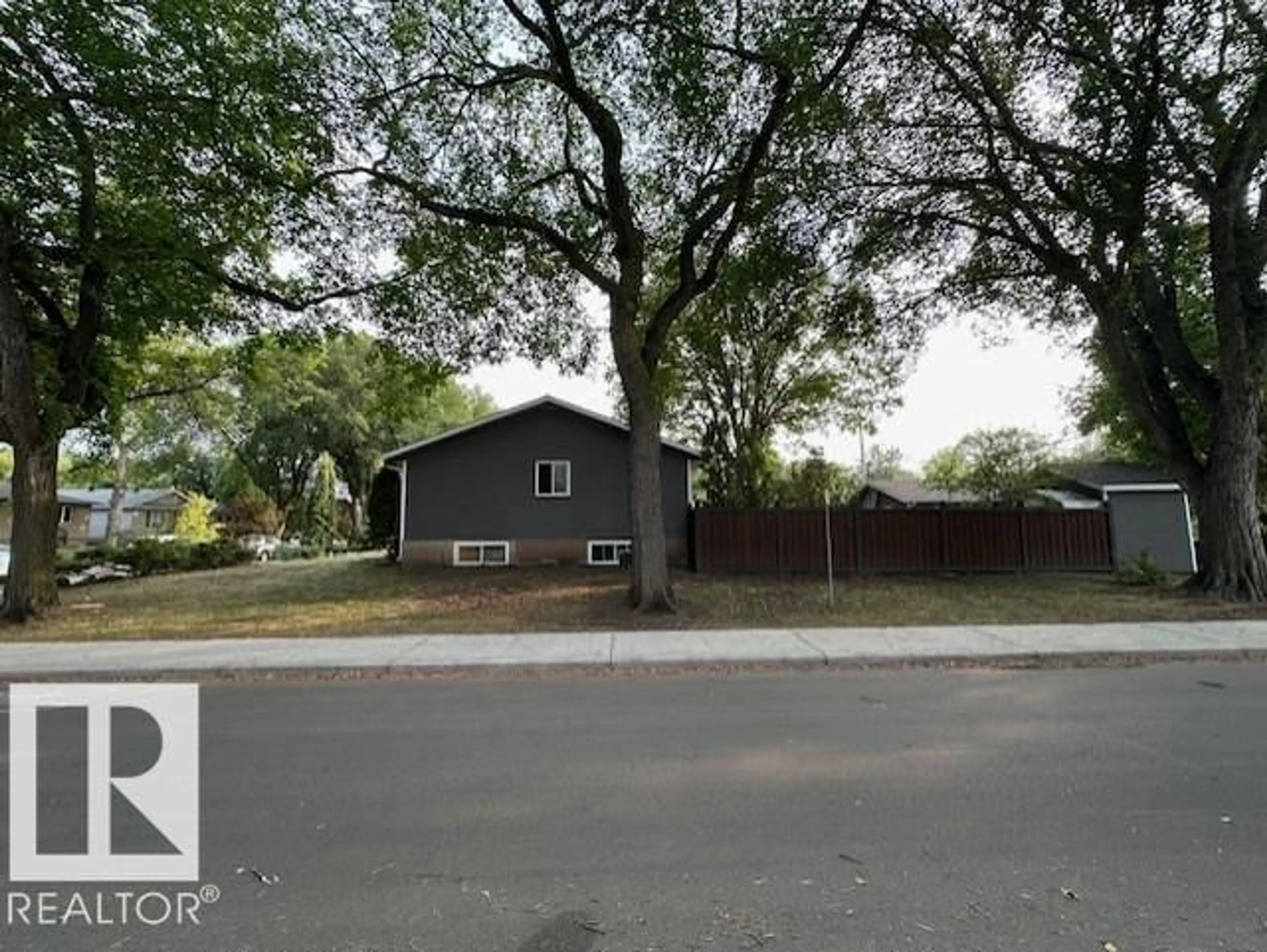 Unknown for 11242 52 ST, Edmonton Alberta T5W3H9