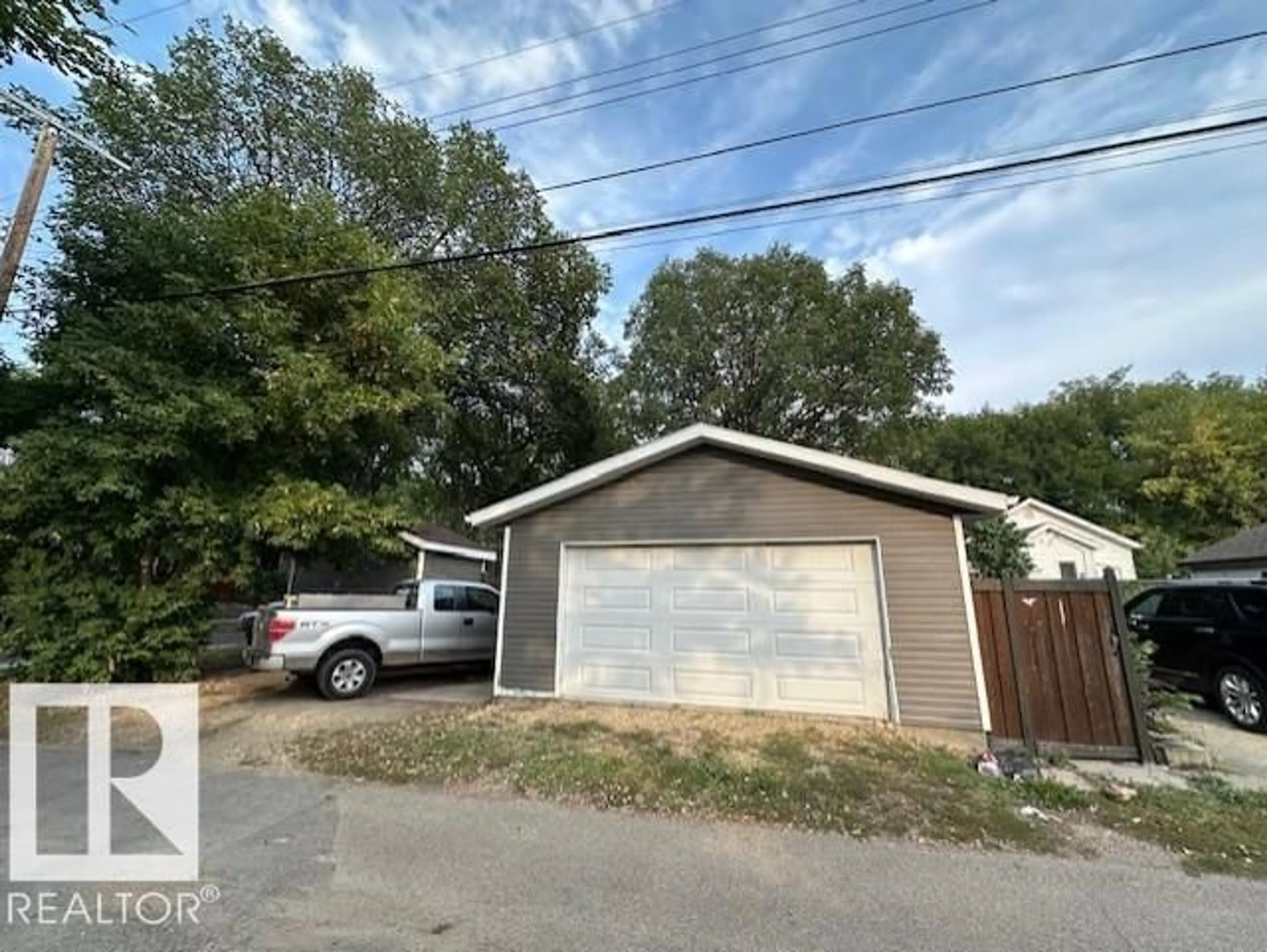 Shed for 11242 52 ST, Edmonton Alberta T5W3H9