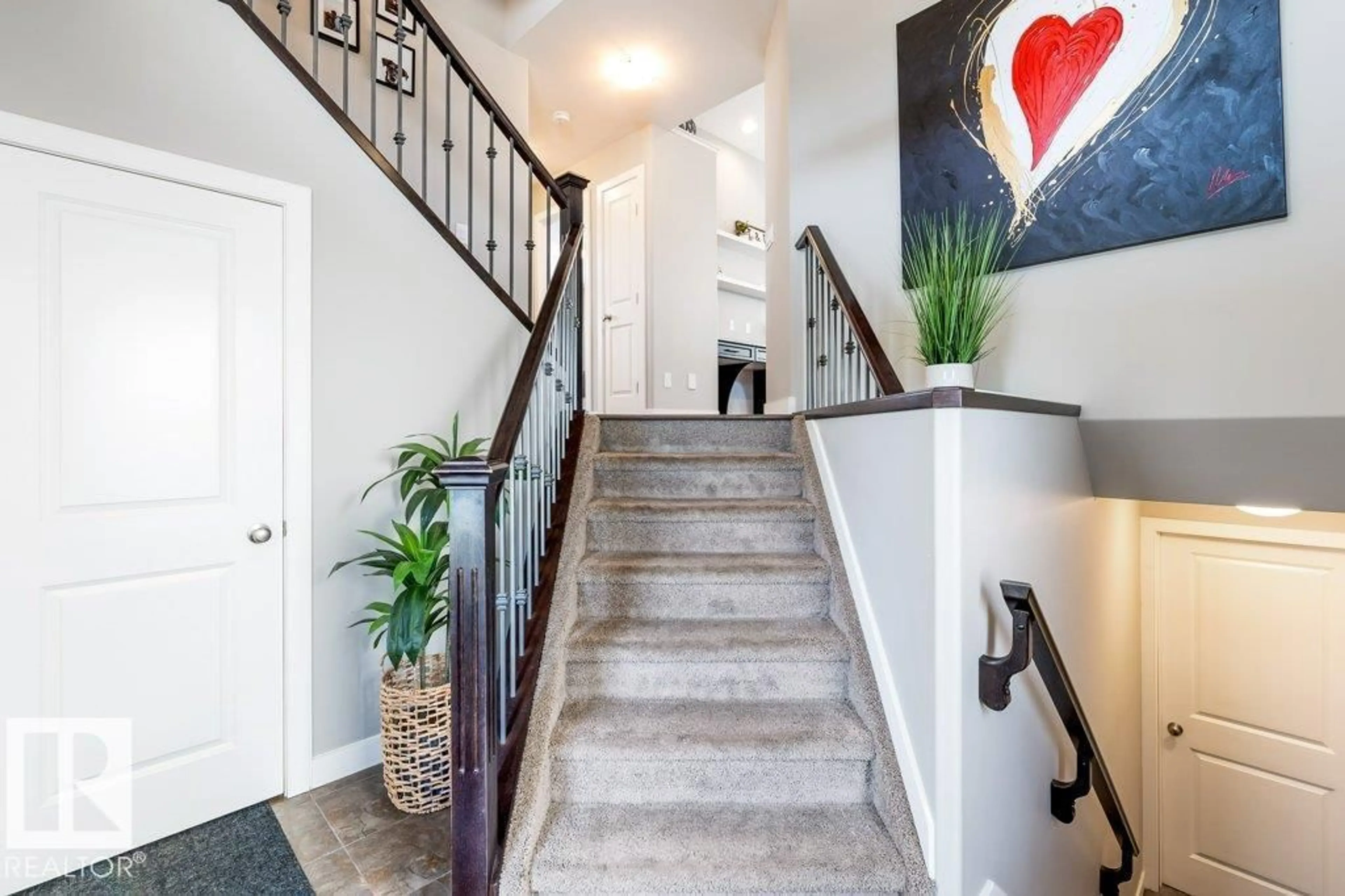 Indoor entryway for 8406 94 ST, Morinville Alberta T8R0E5
