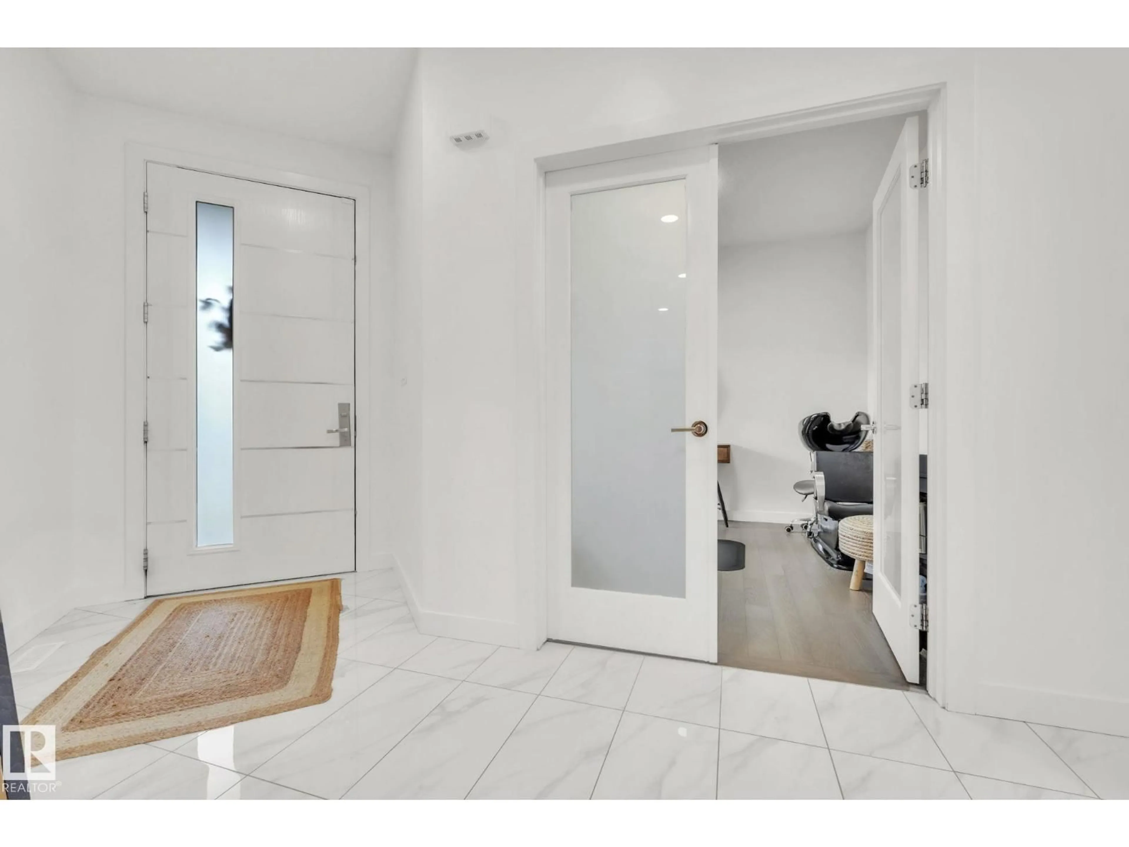 Indoor entryway for 42 ELLICE BN, Fort Saskatchewan Alberta T8L0V1