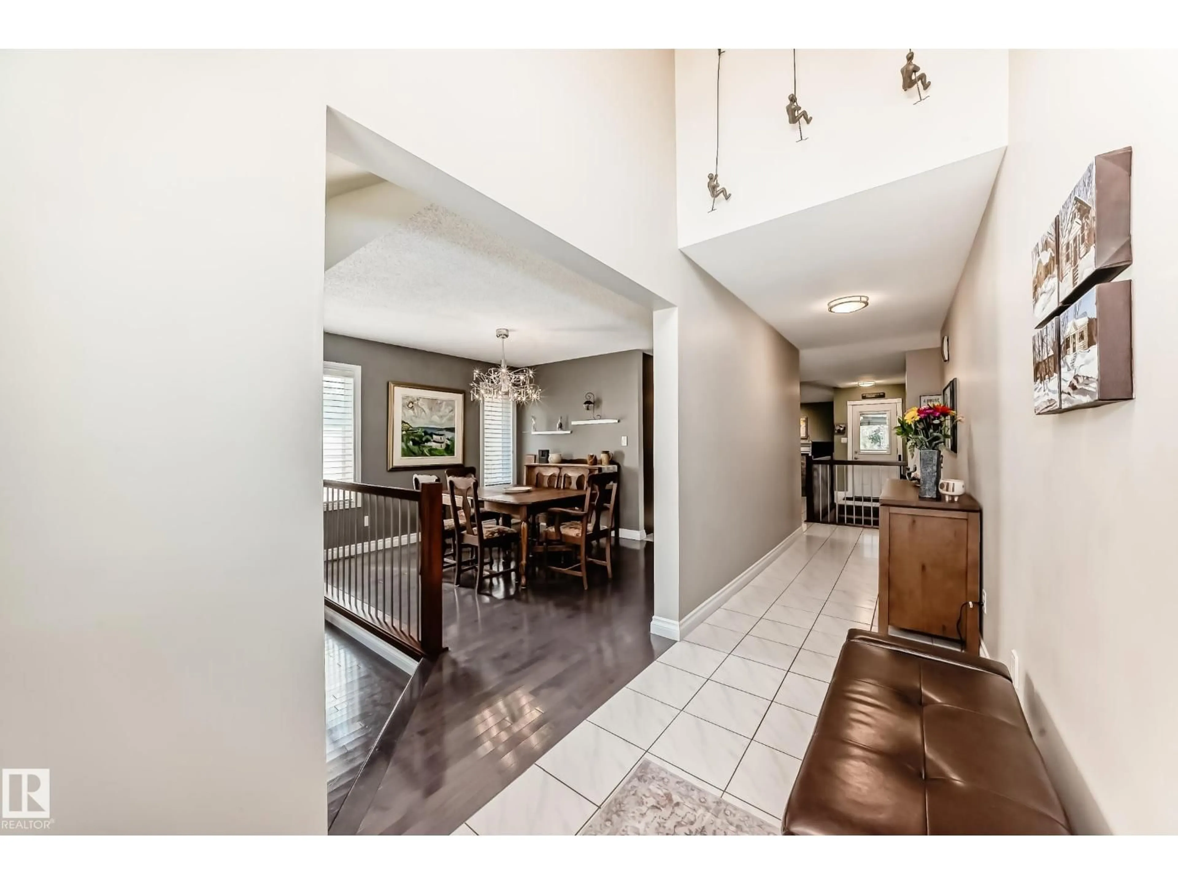Indoor entryway for 9 EMPIRE, St. Albert Alberta T8N5X5