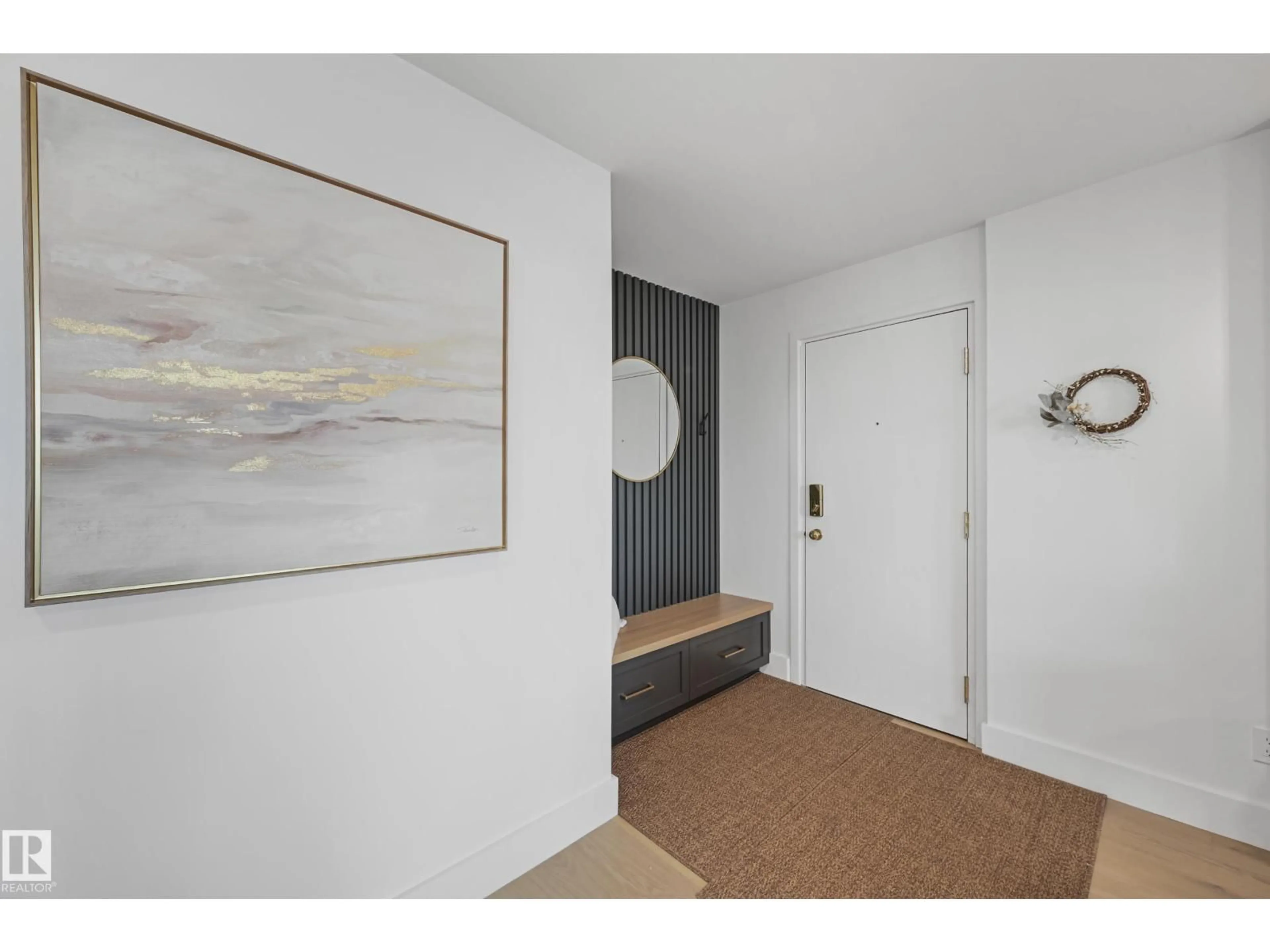 Indoor entryway for 701 - 11503 100 AV, Edmonton Alberta T5K2K7