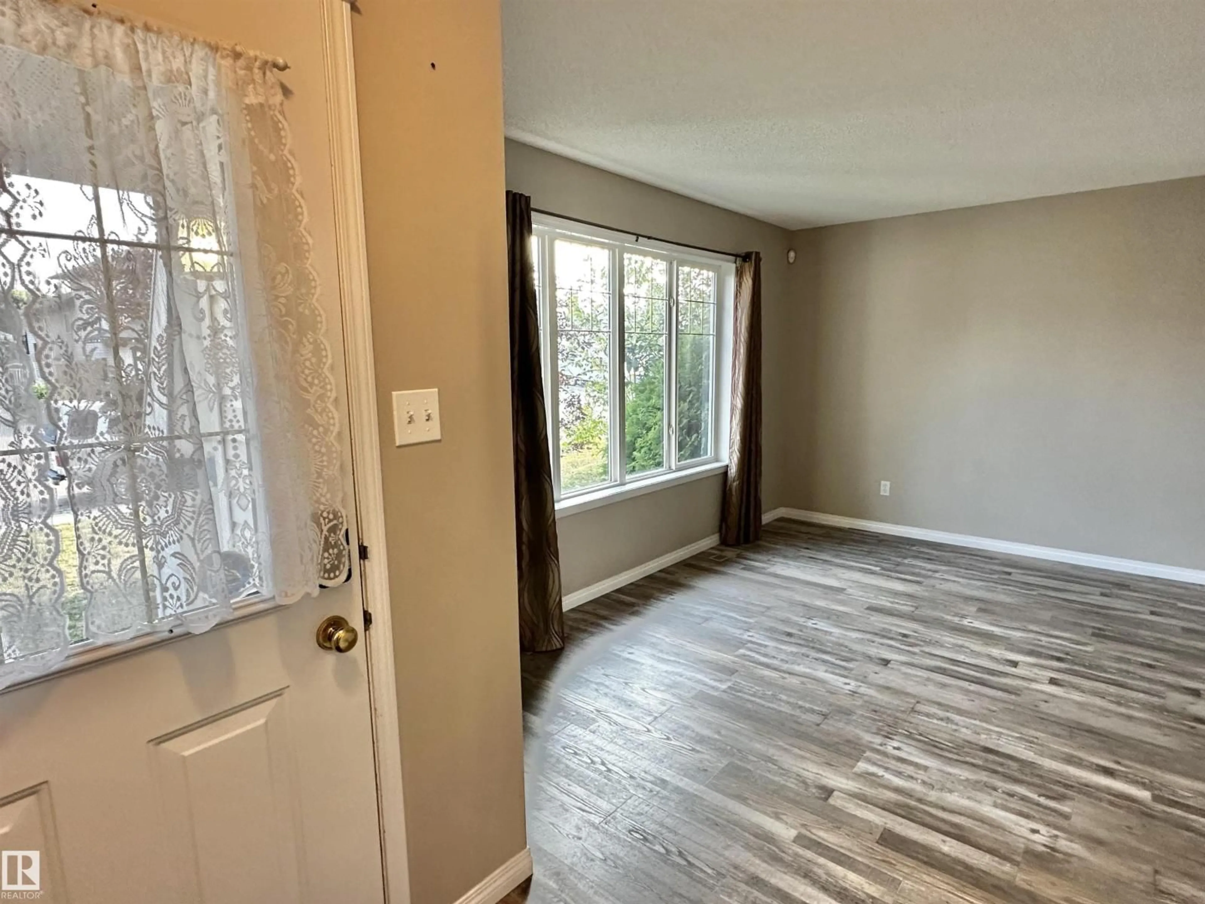 A pic of a room for 8 HEATHERLANDS WY, Spruce Grove Alberta T7X4L3