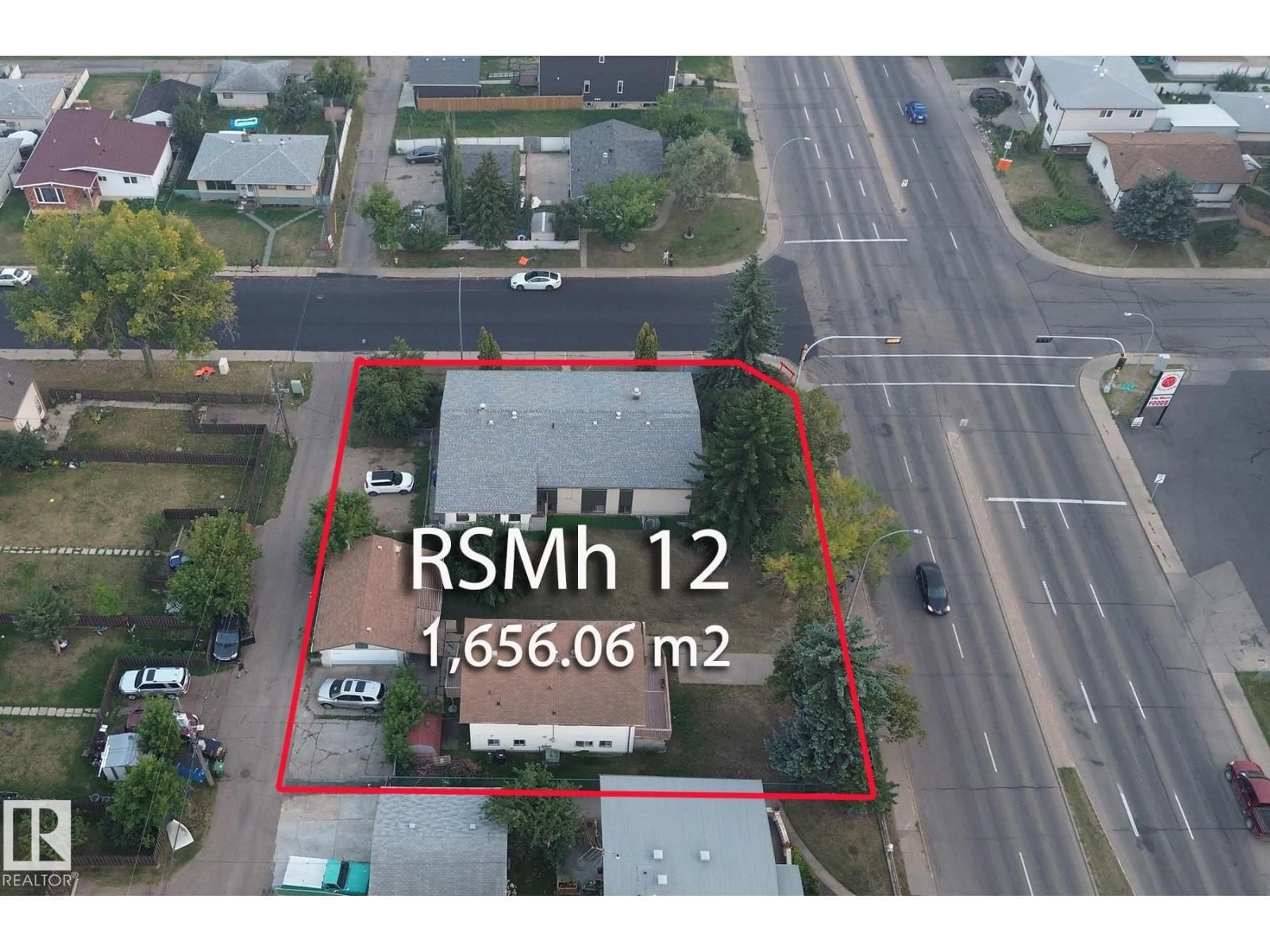 A pic from outside/outdoor area/front of a property/back of a property/a pic from drone, street for NW - 13407 66 ST, Edmonton Alberta T5C0B7