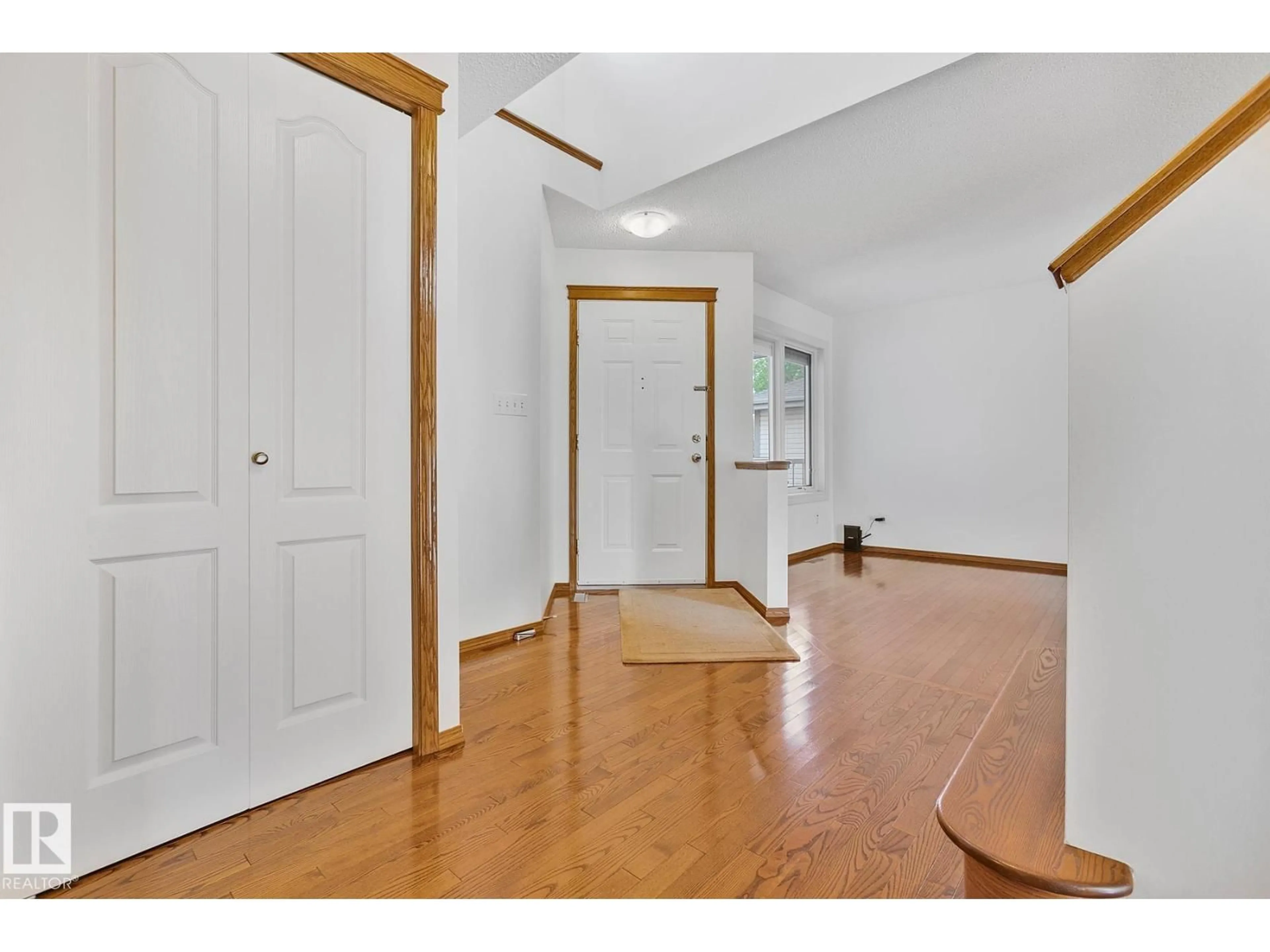 Unknown for 113 COTE CR, Edmonton Alberta T6V1L3