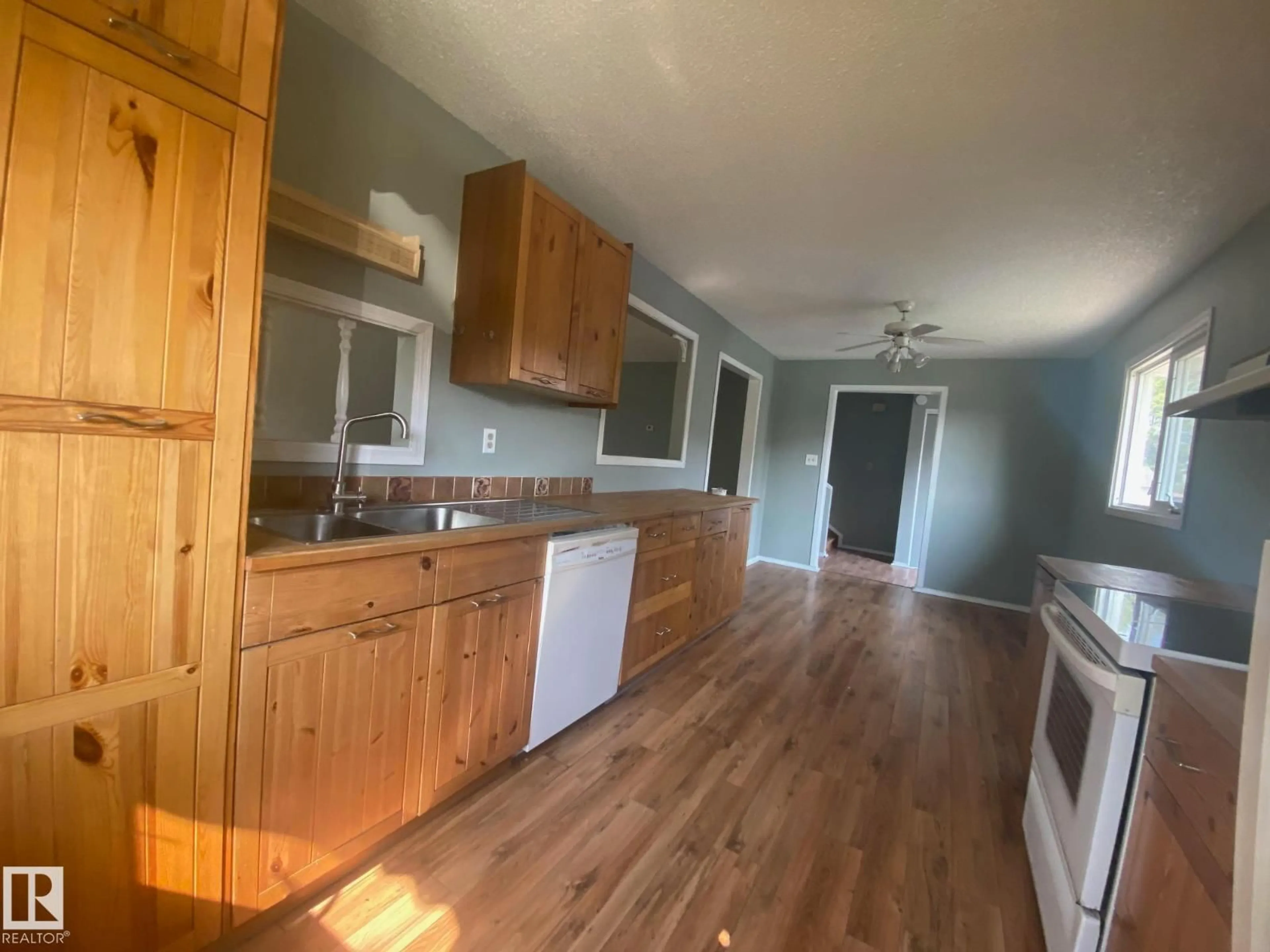 Unknown for 5424 55 AV, Wetaskiwin Alberta T9A1A5