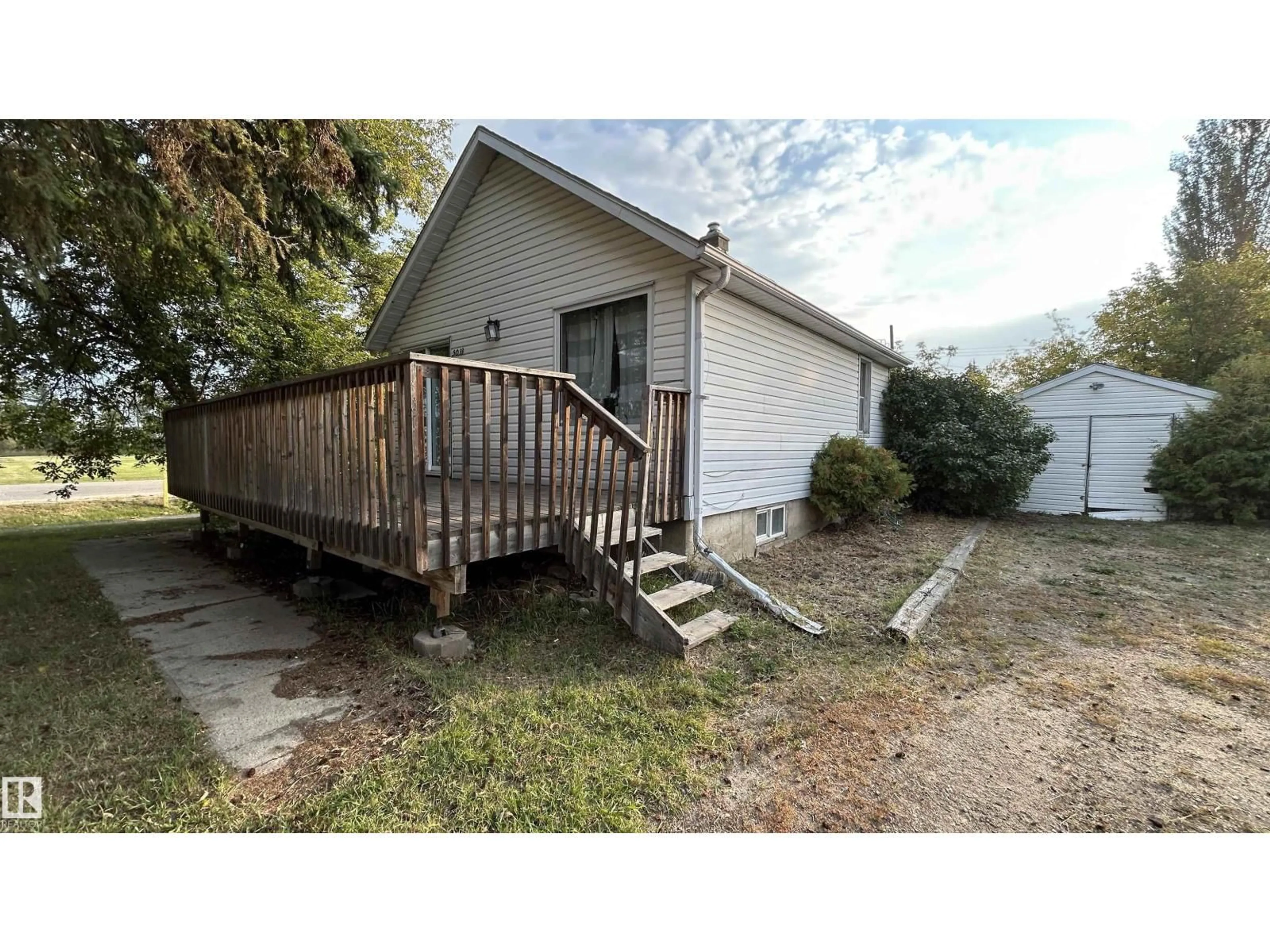 Shed for 5033 53 ST, Glendon Alberta T0A1P0