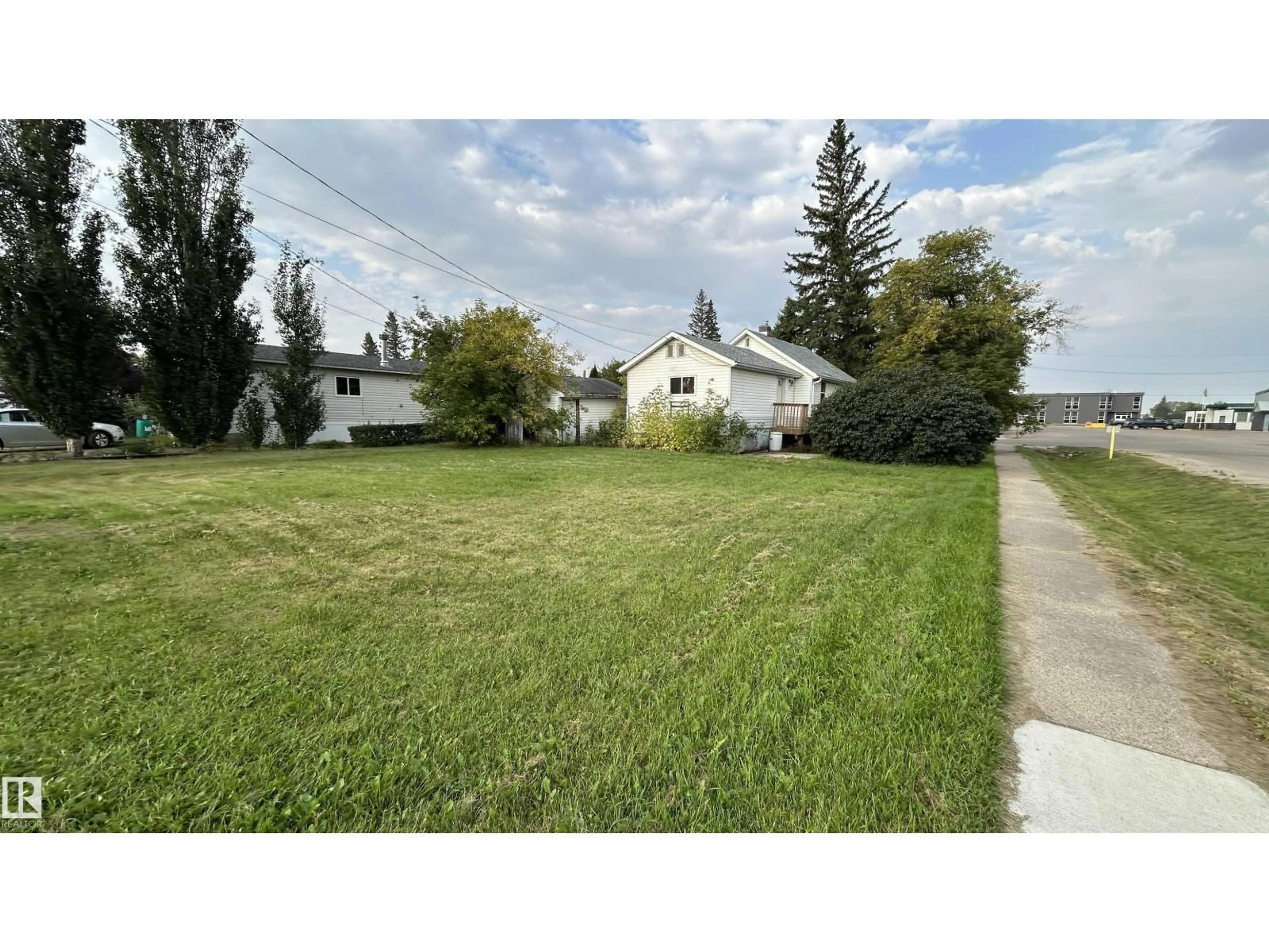 A pic from outside/outdoor area/front of a property/back of a property/a pic from drone, street for 5033 53 ST, Glendon Alberta T0A1P0