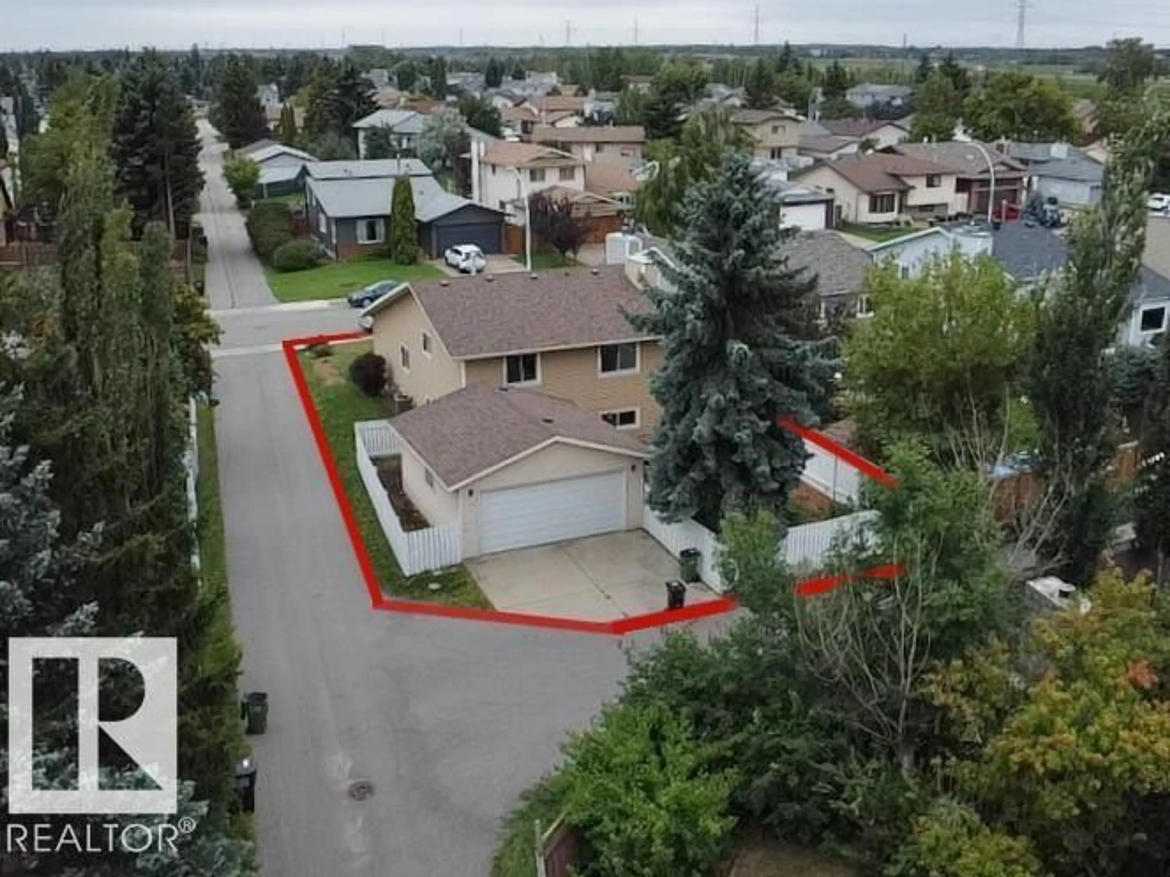 A pic from outside/outdoor area/front of a property/back of a property/a pic from drone, street for NW - 18908 97 AV, Edmonton Alberta T5T5K5
