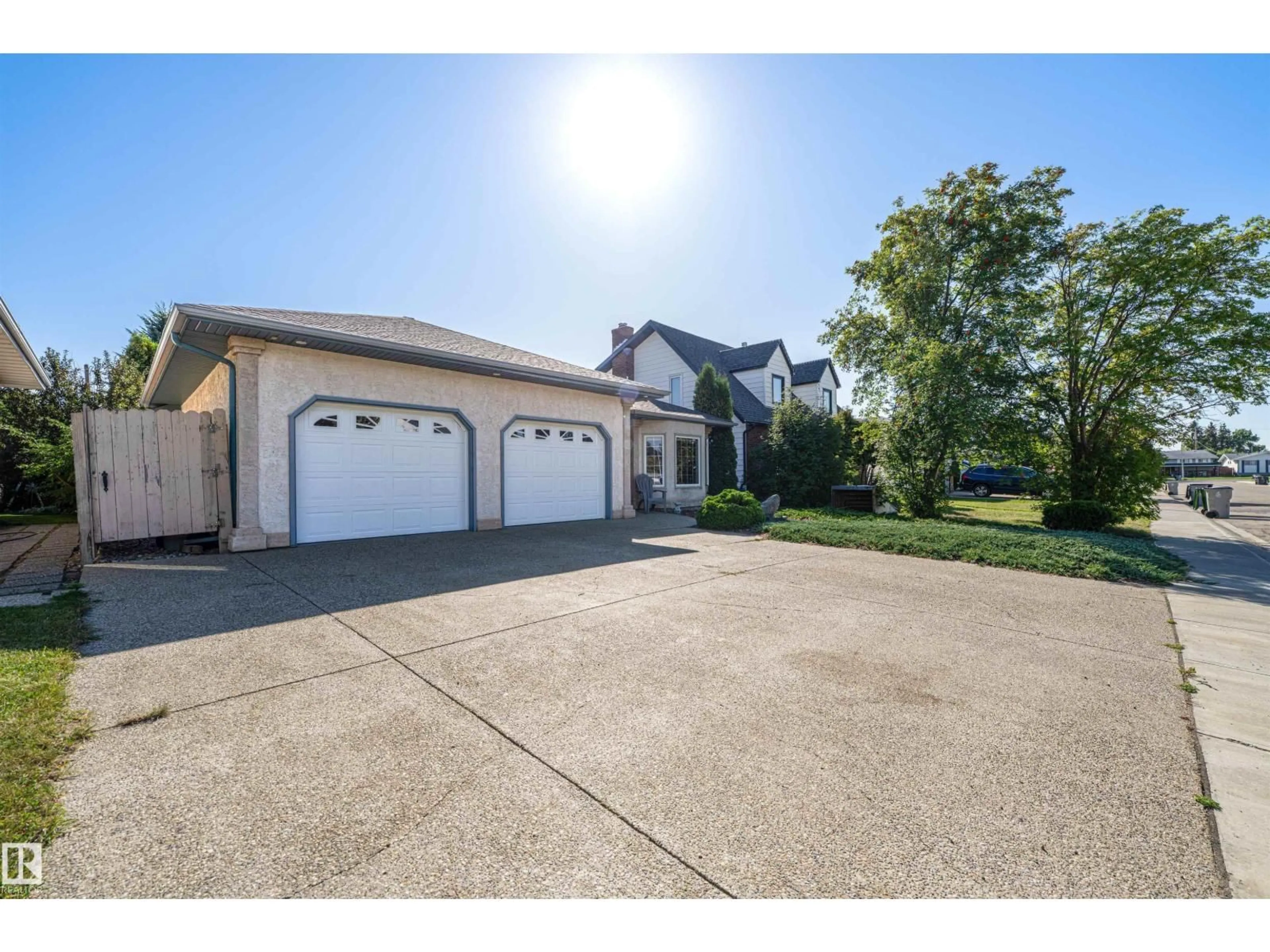 A pic from outside/outdoor area/front of a property/back of a property/a pic from drone, street for 5147 49 ST, Redwater Alberta T0A2W0