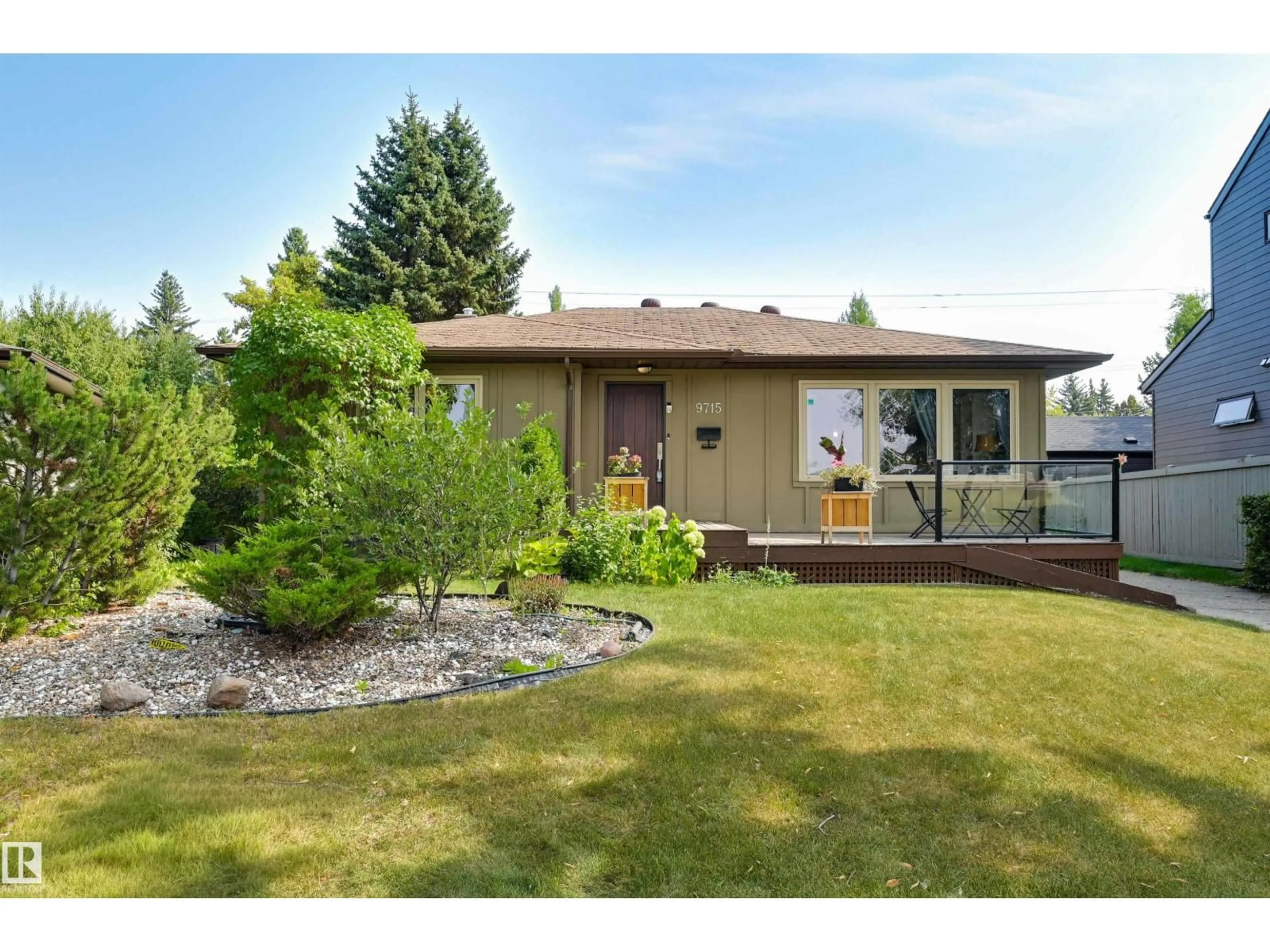 Home with vinyl exterior material, unknown for 9715 143A ST, Edmonton Alberta T5N2S8