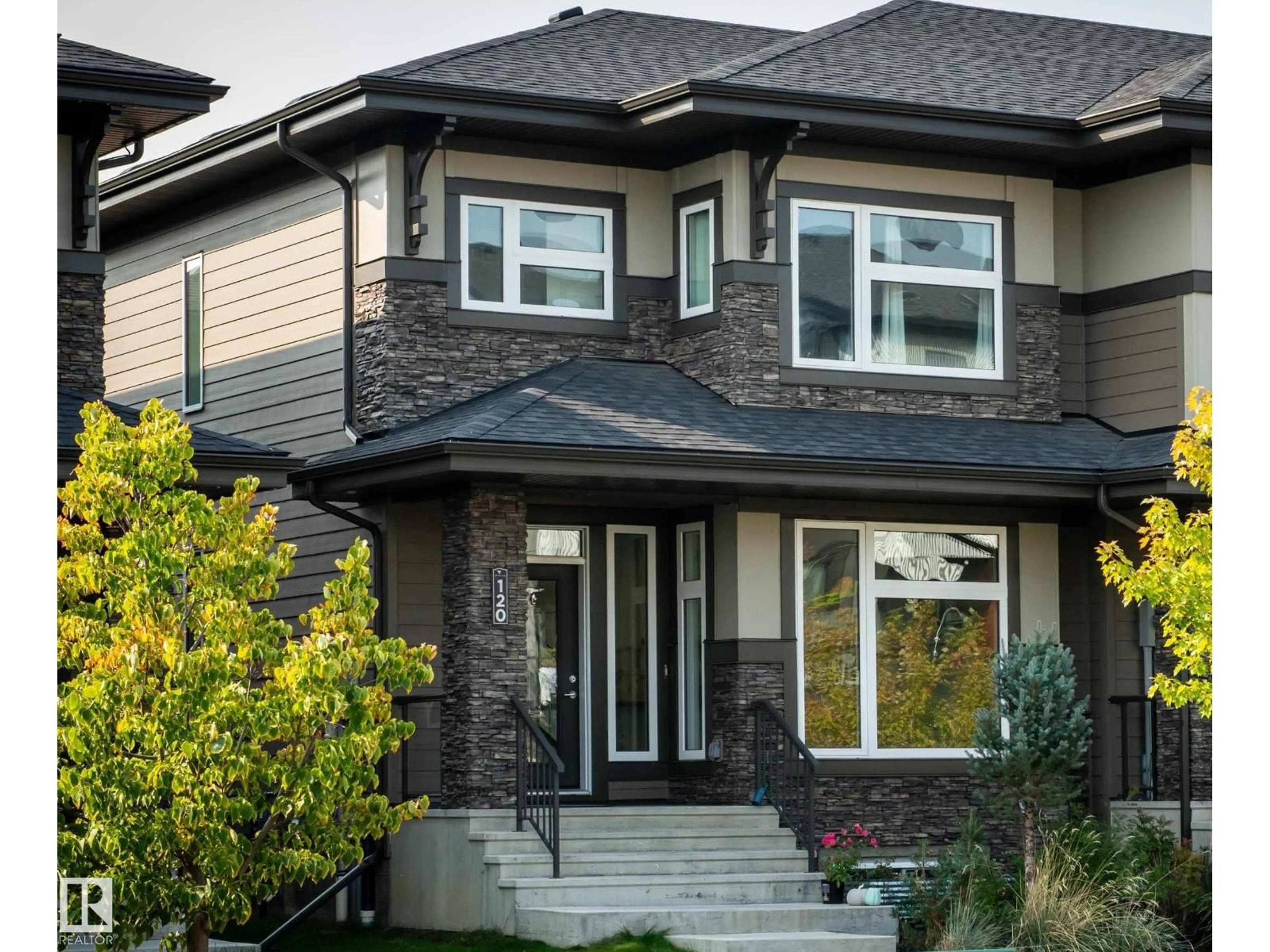 Home with vinyl exterior material, street for 120 SALISBURY WY, Sherwood Park Alberta T8B0B4