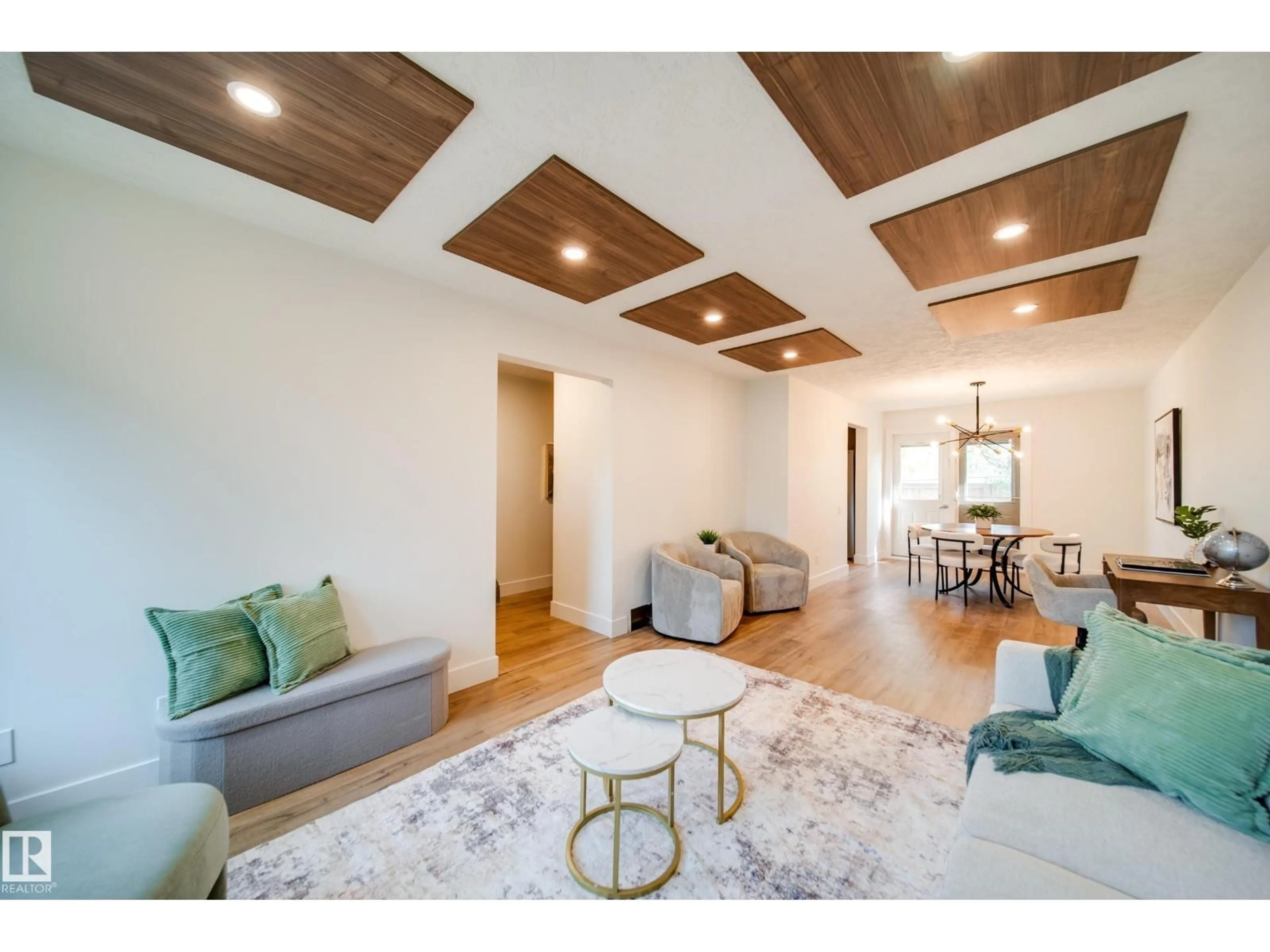 Living room with furniture, wood/laminate floor for 111 GRANDIN VG, St. Albert Alberta T8N1R9