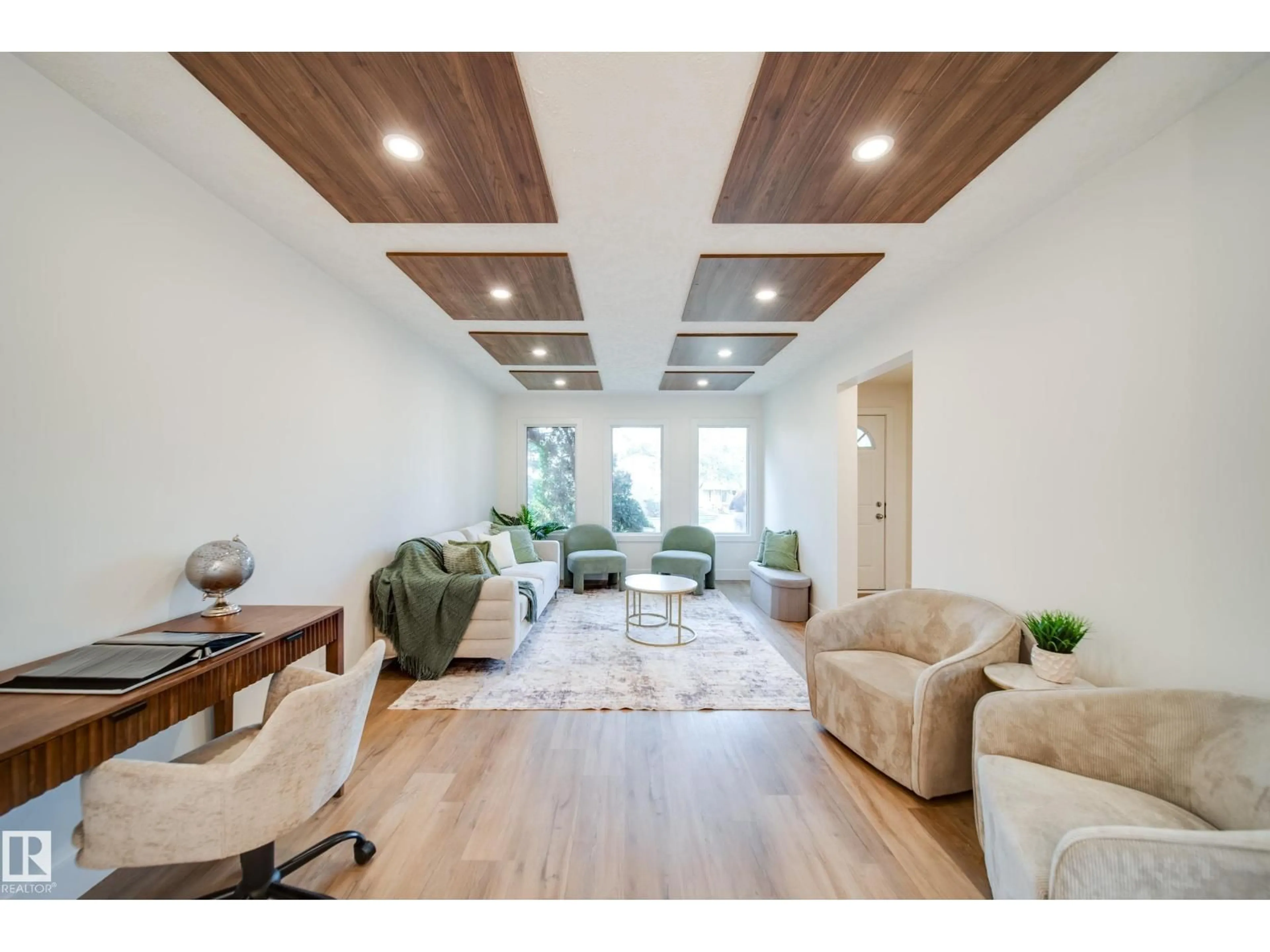 Living room with furniture, wood/laminate floor for 111 GRANDIN VG, St. Albert Alberta T8N1R9
