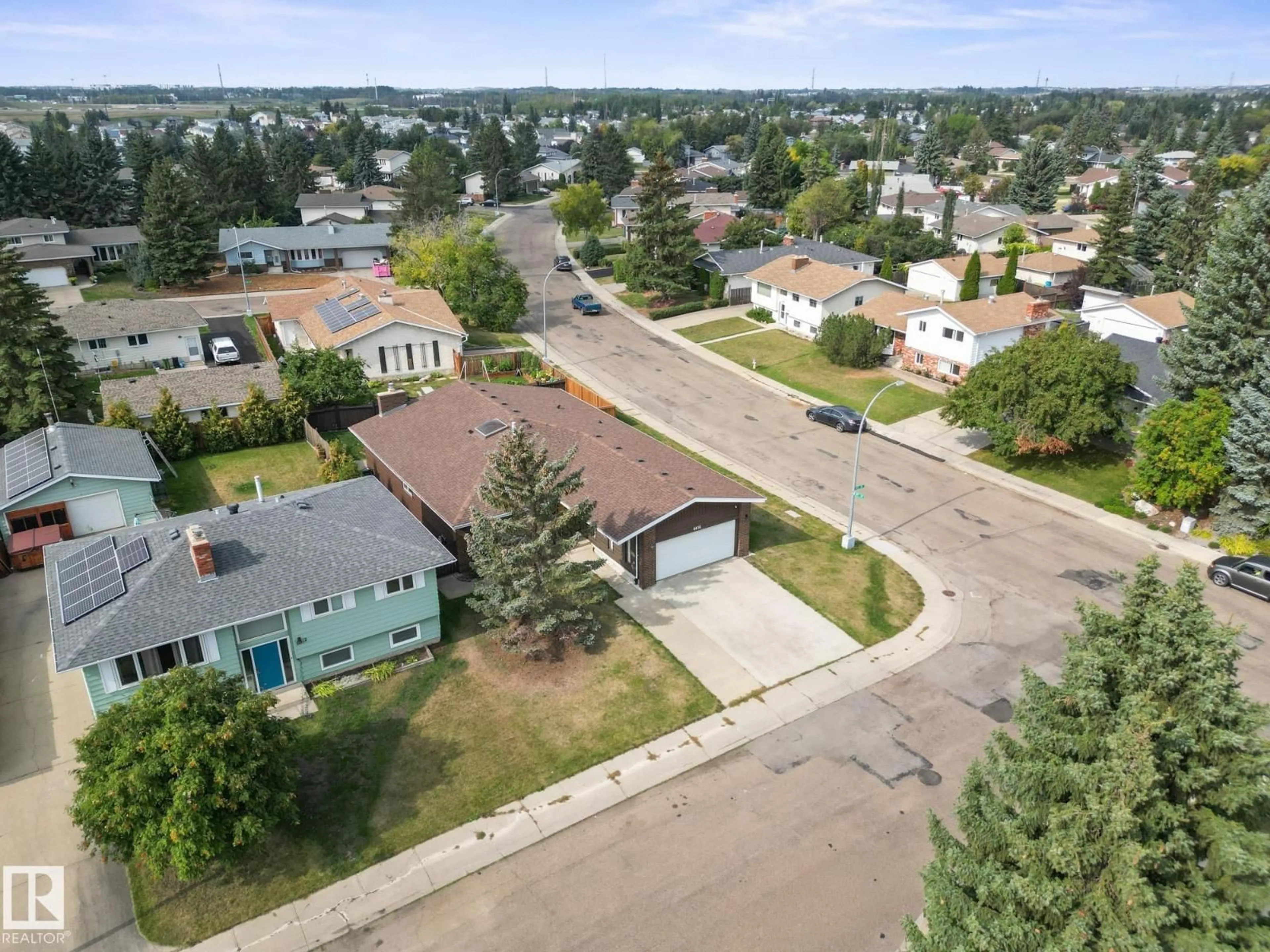 A pic from outside/outdoor area/front of a property/back of a property/a pic from drone, street for NW - 8816 185 ST, Edmonton Alberta T5T1W5