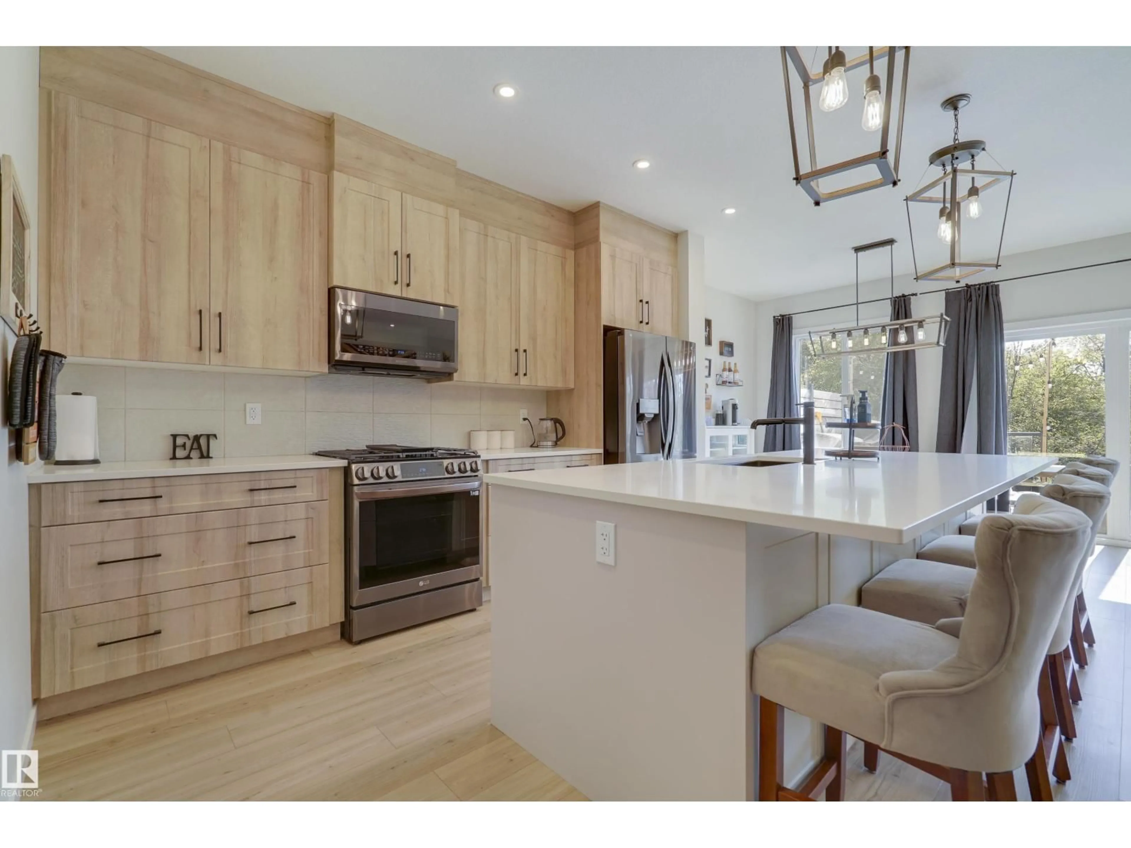 Open concept kitchen, ceramic/tile floor for 1138 CY BECKER RD, Edmonton Alberta T5Y4C6