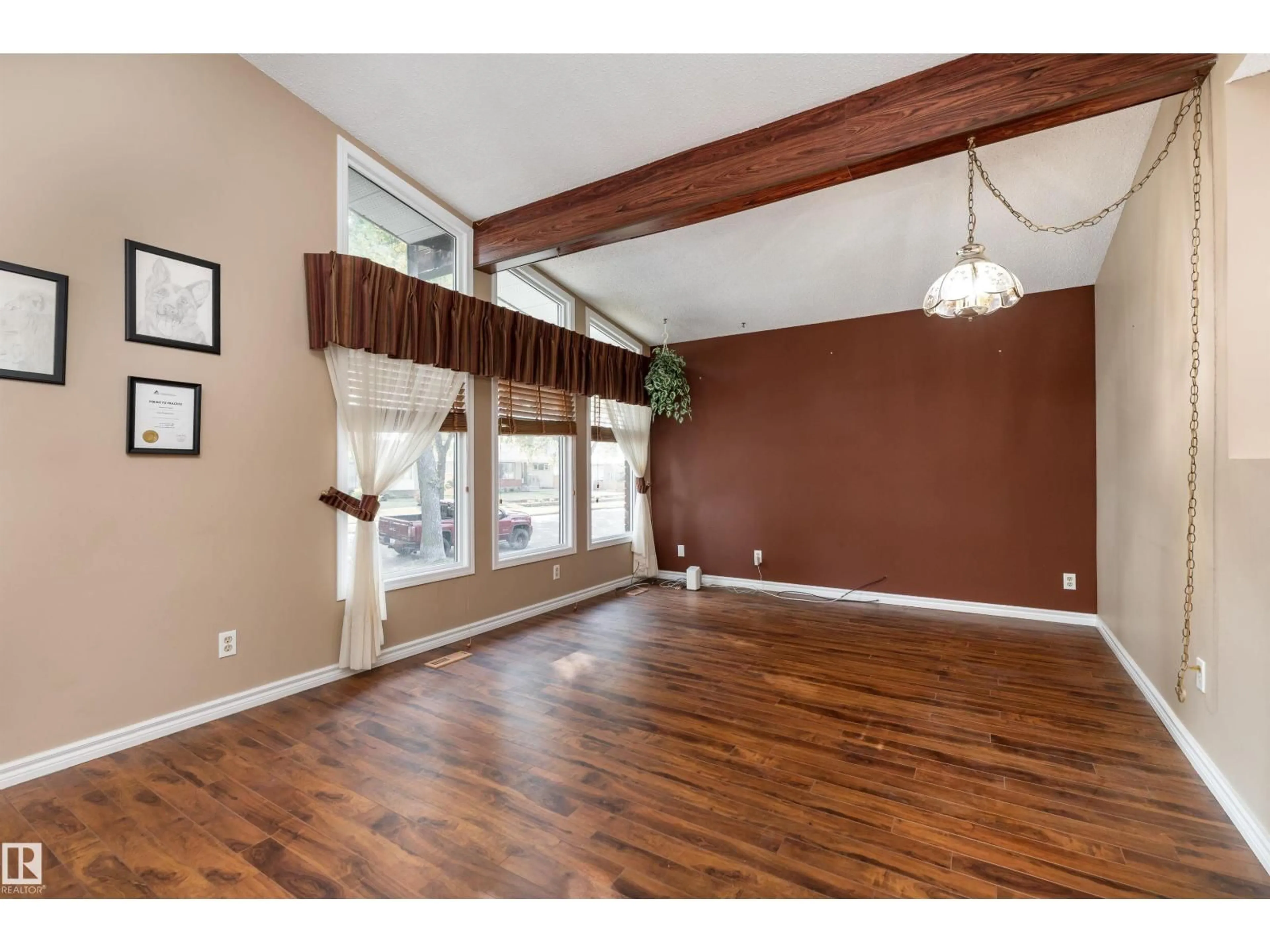 Unknown for 11920 45 ST, Edmonton Alberta T5W2T6